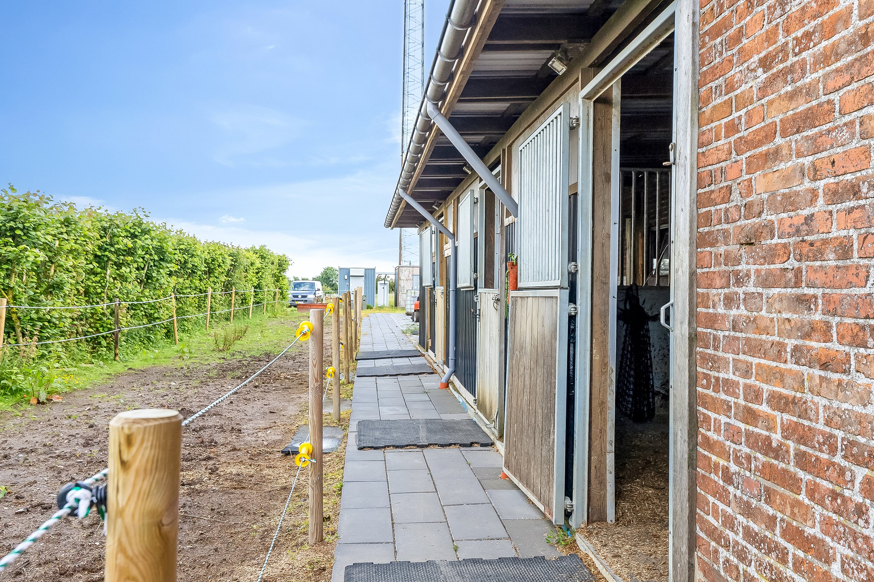 Fremhævet hesteboks billede i fuldskærmstilstand. Billede af Lindskovvej 6, L. Velling, 7000 Fredericia