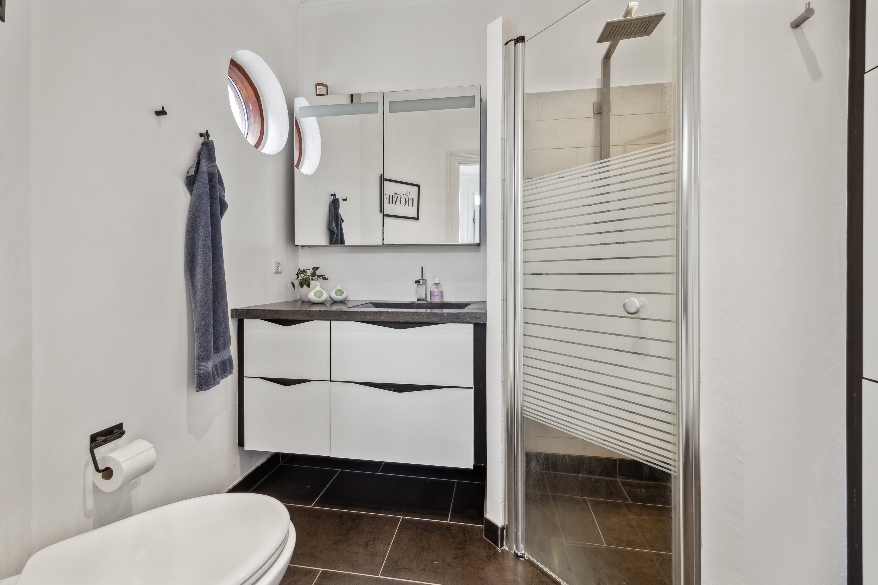 Fremhævet badeværelse billede i fuldskærmstilstand. Billede af Søndergade 24, 9632 Møldrup