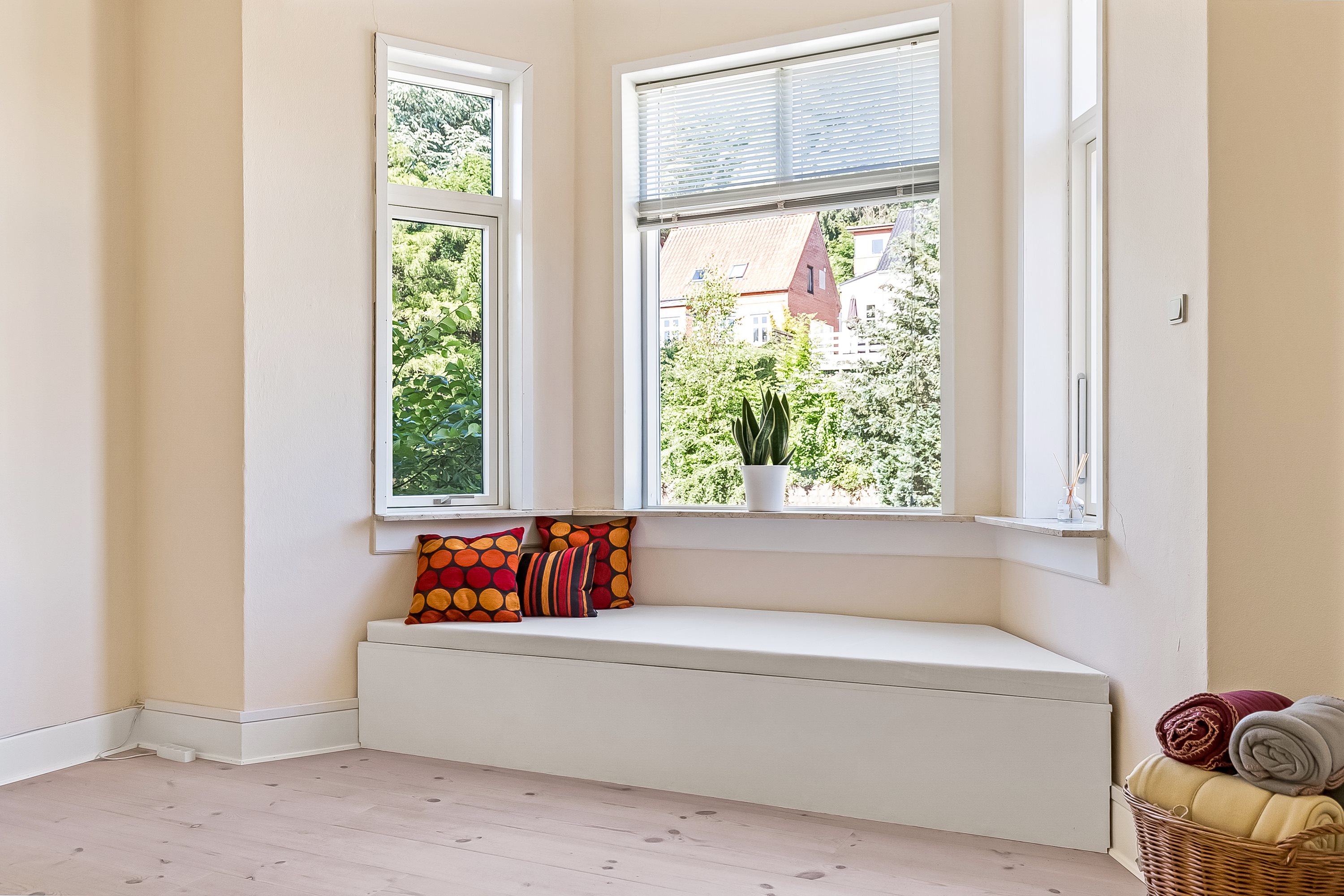 Fremhævet stue billede i fuldskærmstilstand. Billede af Grejsdalsvej 72, st.., Grejsdalen, 7100 Vejle