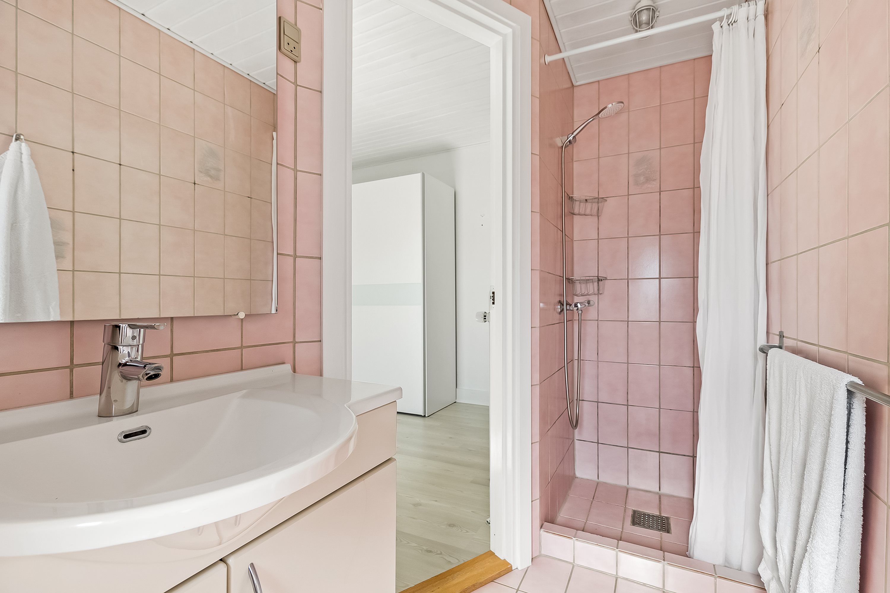 Fremhævet badeværelse billede i fuldskærmstilstand. Billede af Grejsdalsvej 72, st.., Grejsdalen, 7100 Vejle