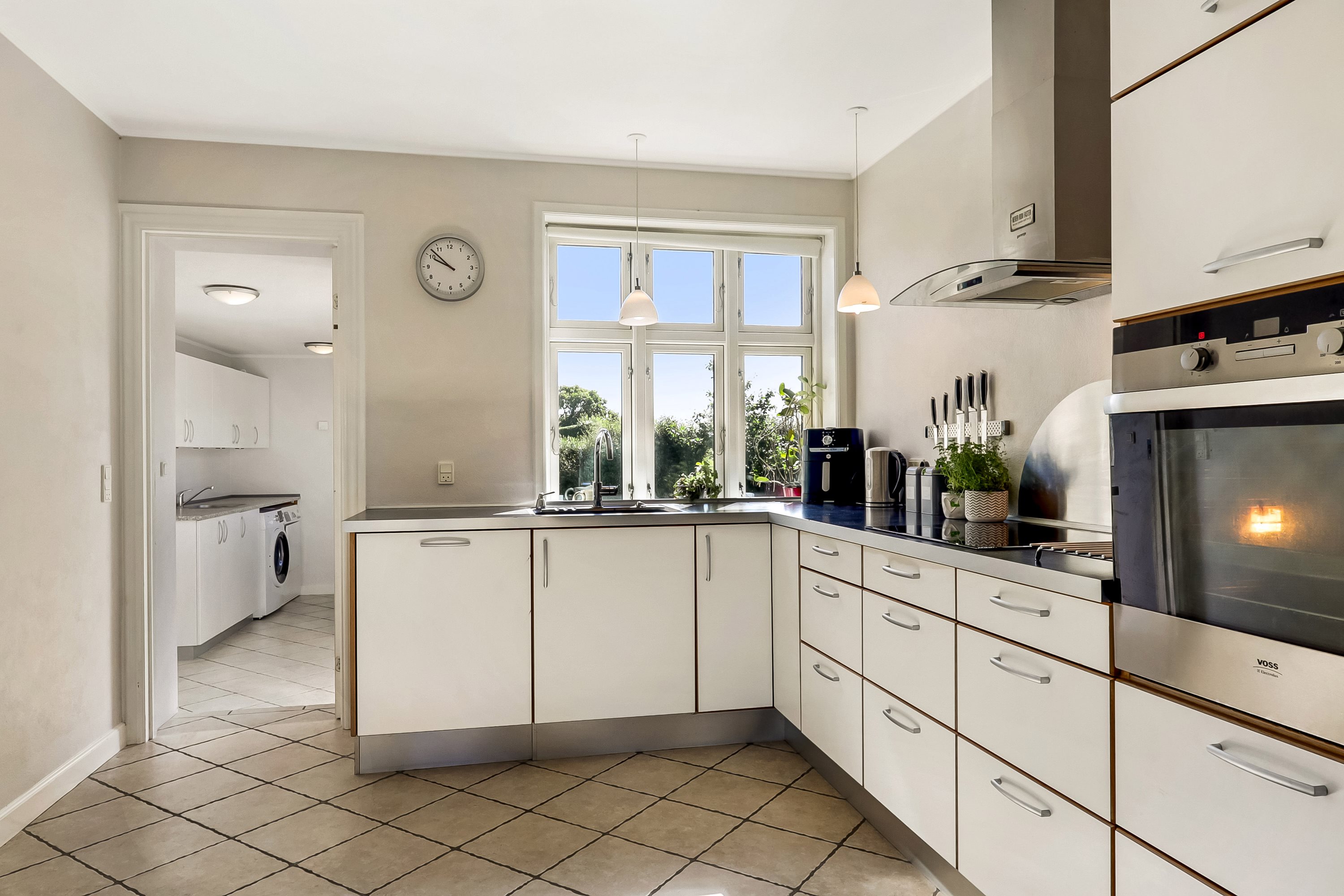 Fremhævet køkken billede i fuldskærmstilstand. Billede af Eggertsvej 2, 5932 Humble