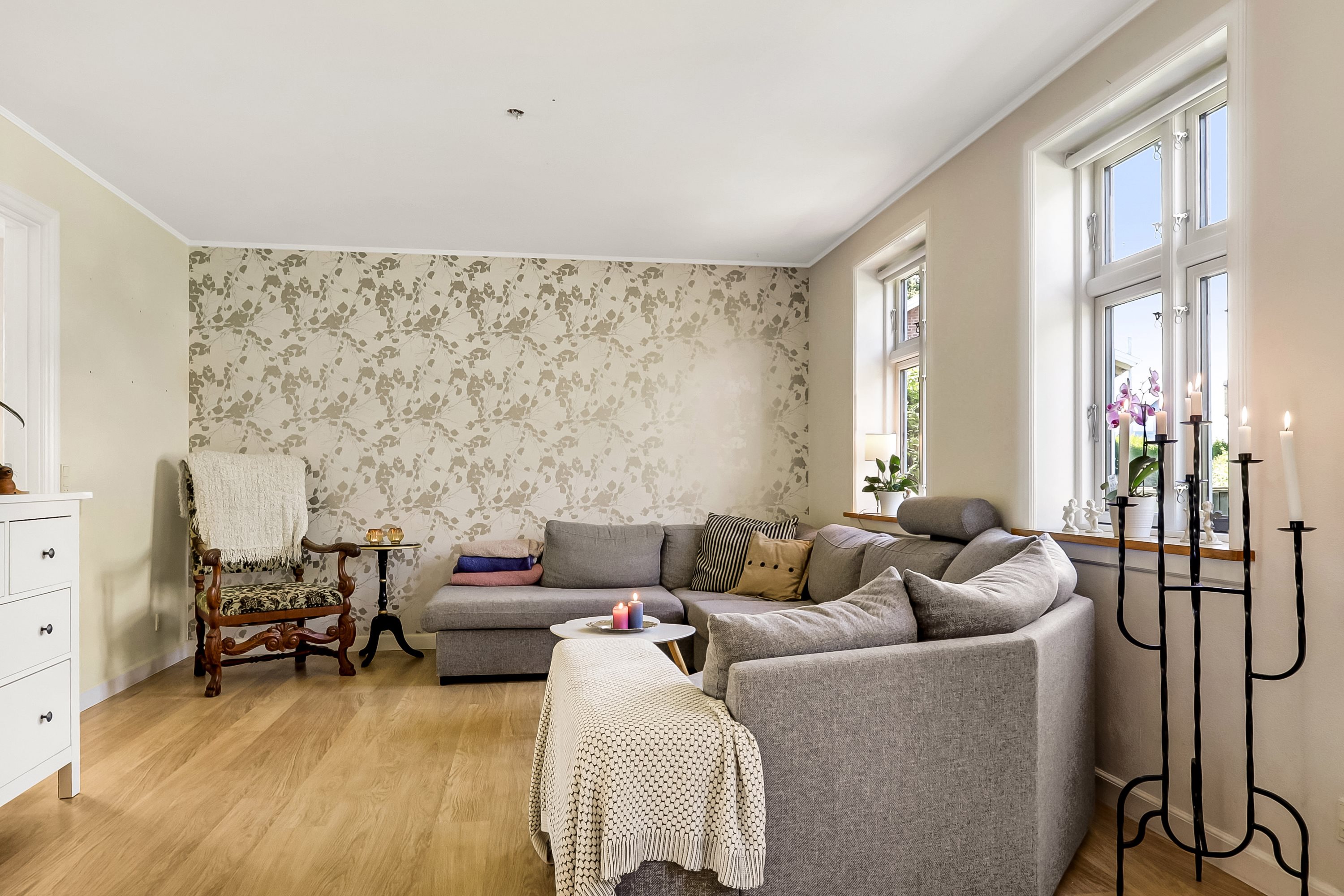 Fremhævet stue billede i fuldskærmstilstand. Billede af Eggertsvej 2, 5932 Humble