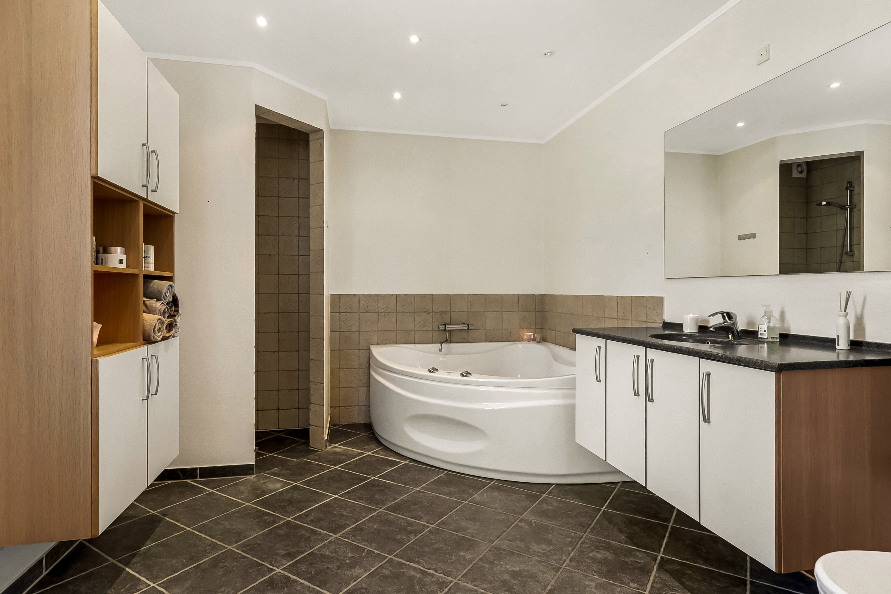 Fremhævet badeværelse billede i fuldskærmstilstand. Billede af Eggertsvej 2, 5932 Humble