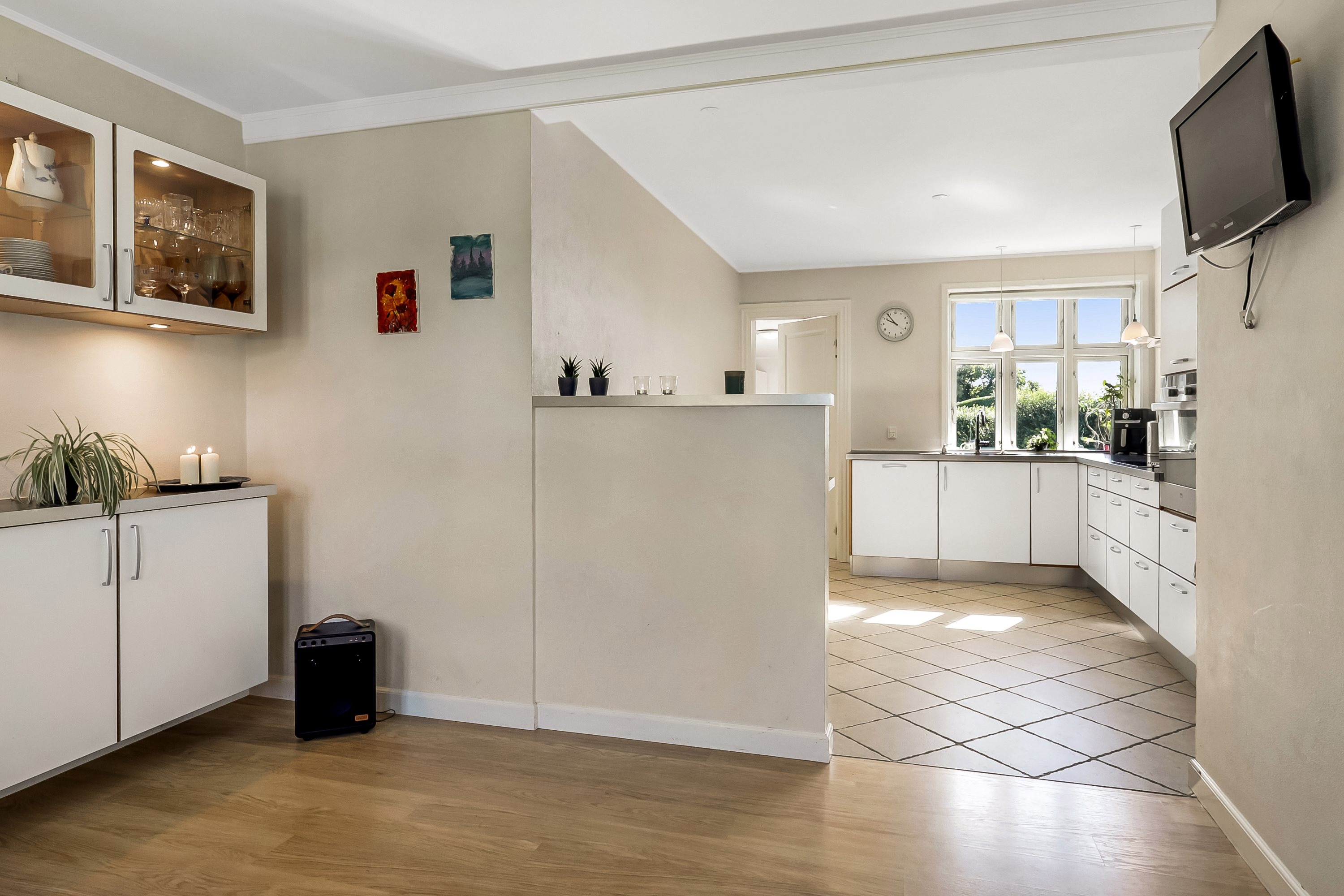 Fremhævet køkken billede i fuldskærmstilstand. Billede af Eggertsvej 2, 5932 Humble