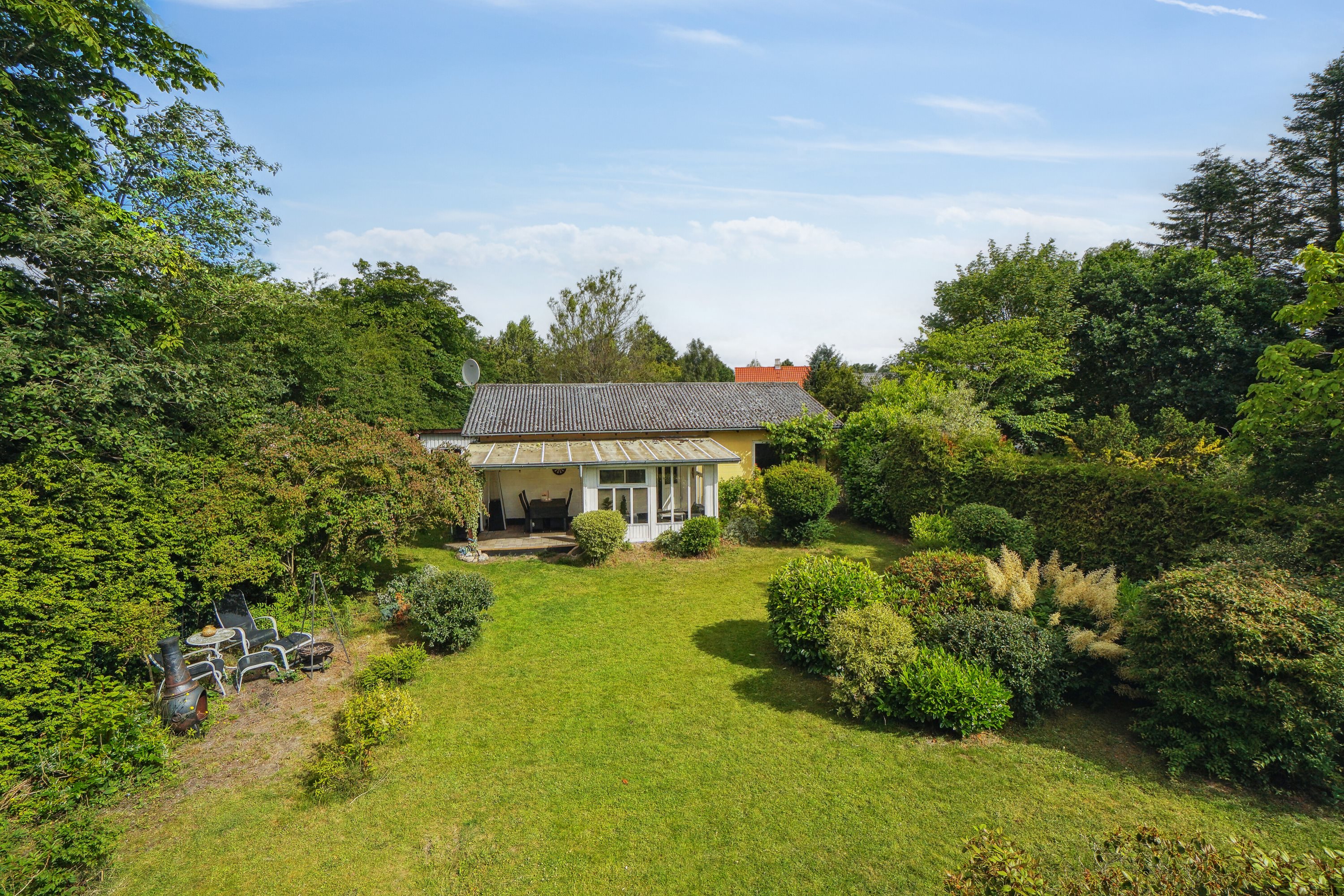 Fremhævet set fra haven billede i fuldskærmstilstand. Billede af Møllebakken 35, 4581 Rørvig