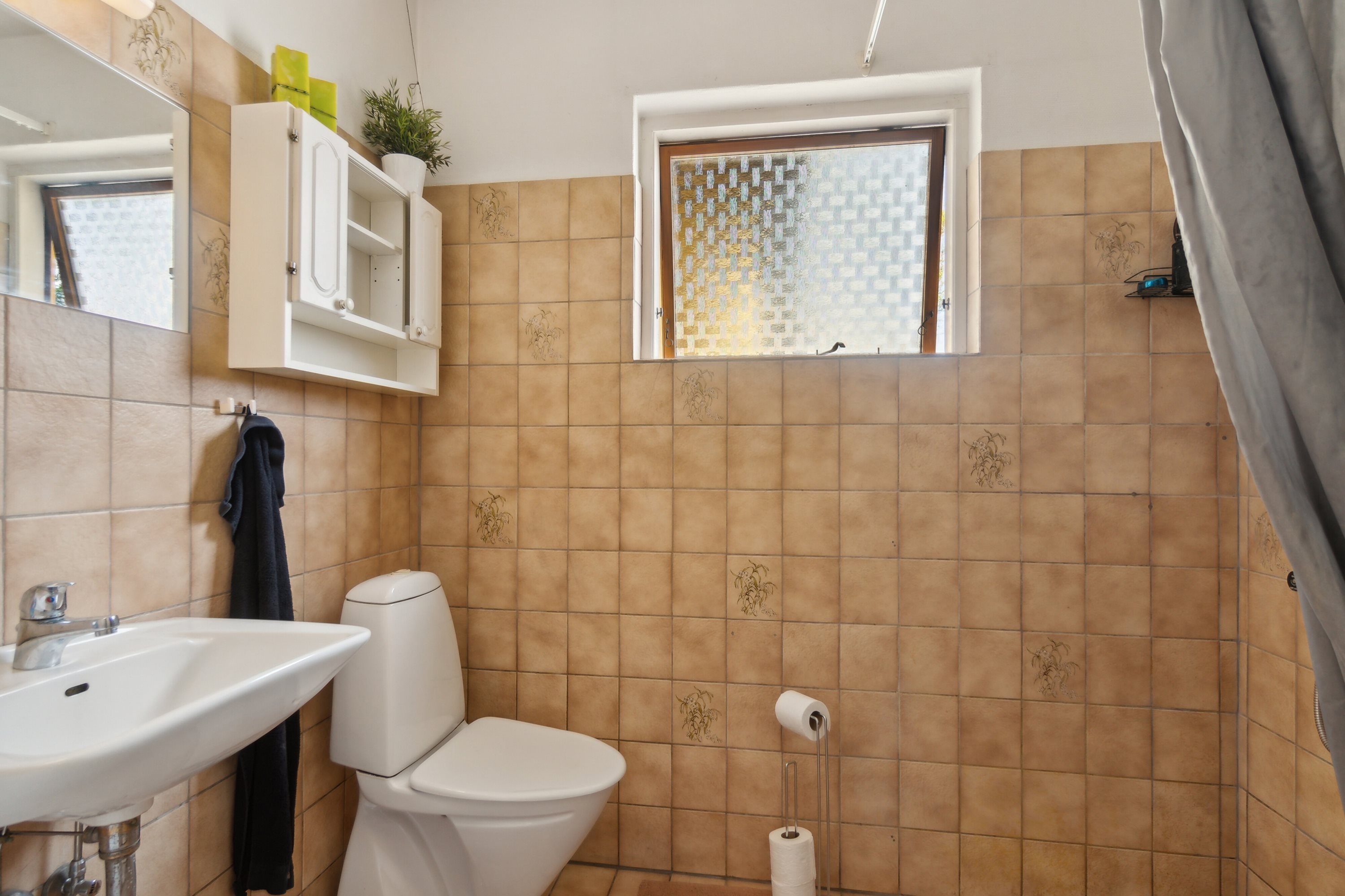 Fremhævet badeværelse billede i fuldskærmstilstand. Billede af Møllebakken 35, 4581 Rørvig