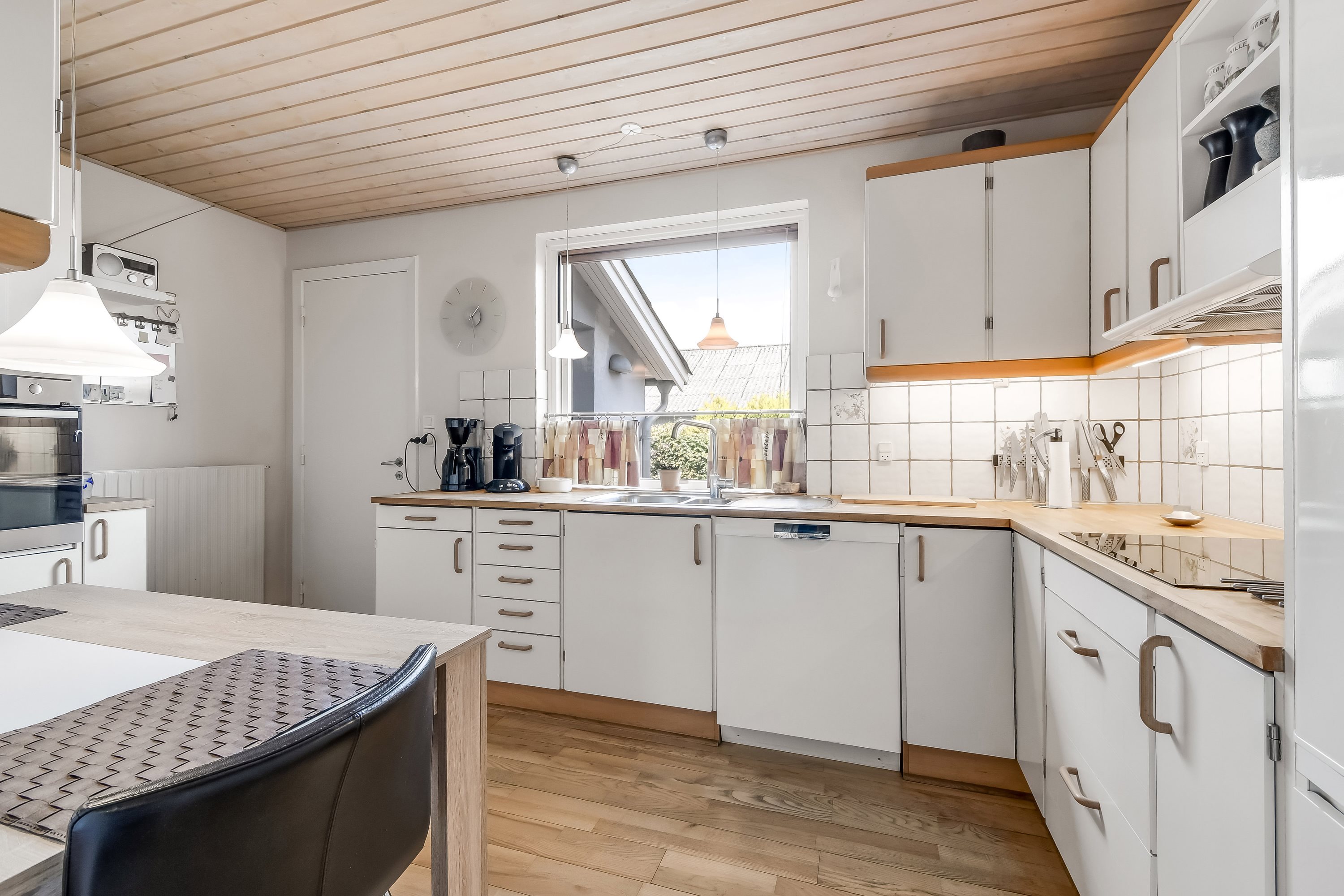 Miniaturebillede 2: køkken. Billede af Kløvervej 13, 7600 Struer