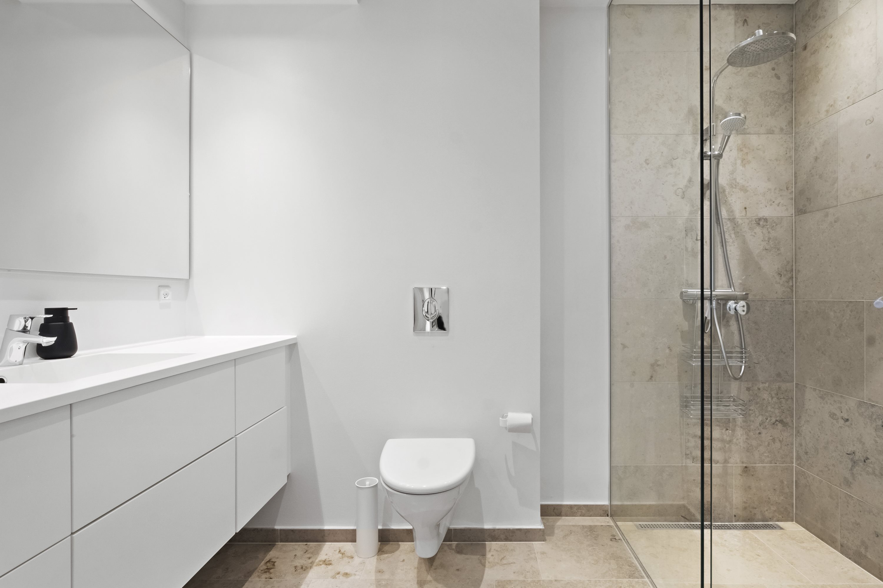 Fremhævet badeværelse billede i fuldskærmstilstand. Billede af Beddingen 11, 1. 11., 9000 Aalborg