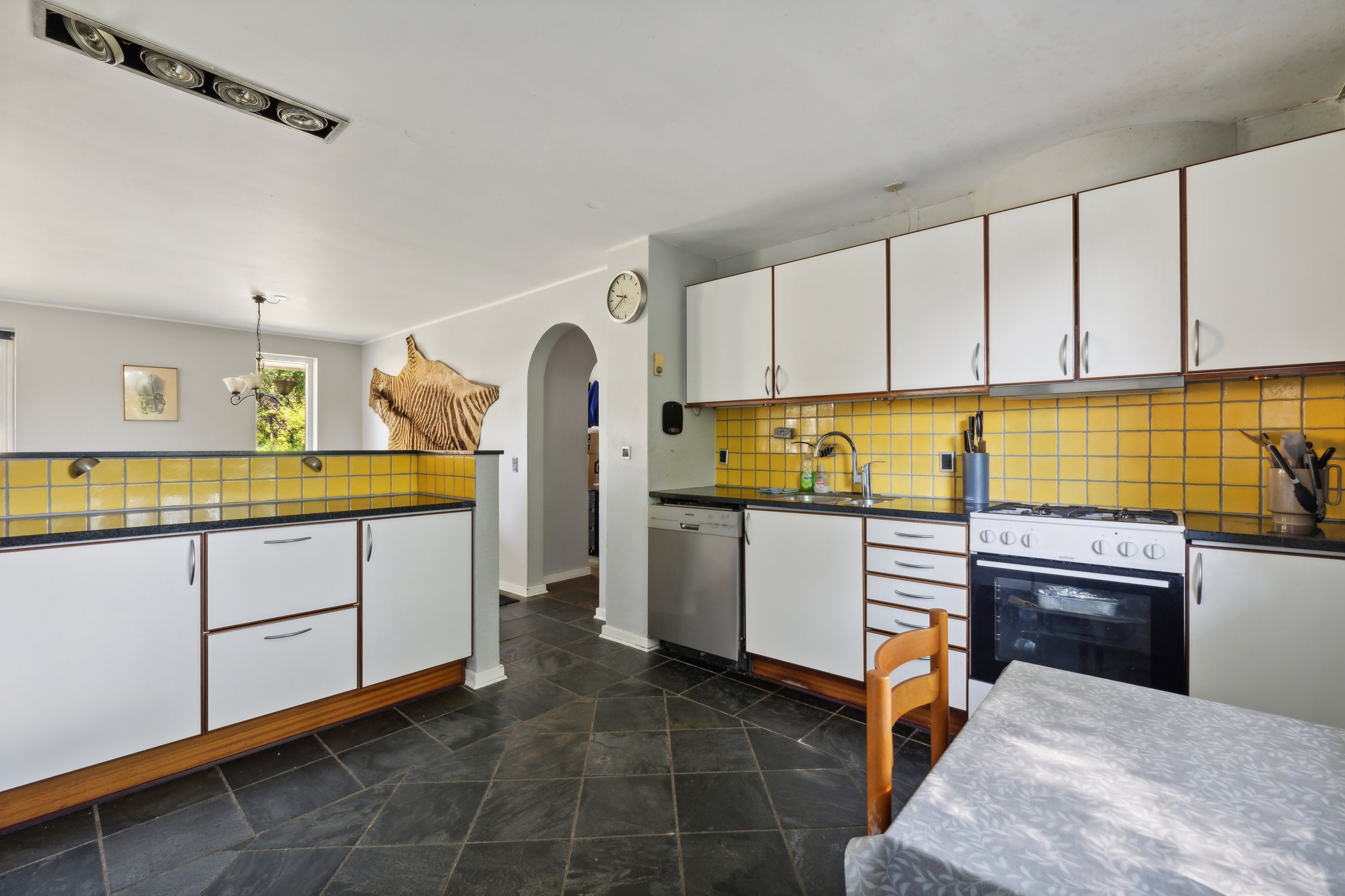 Fremhævet køkken billede i fuldskærmstilstand. Billede af Kirketoften 15, Søllinge, 5750 Ringe