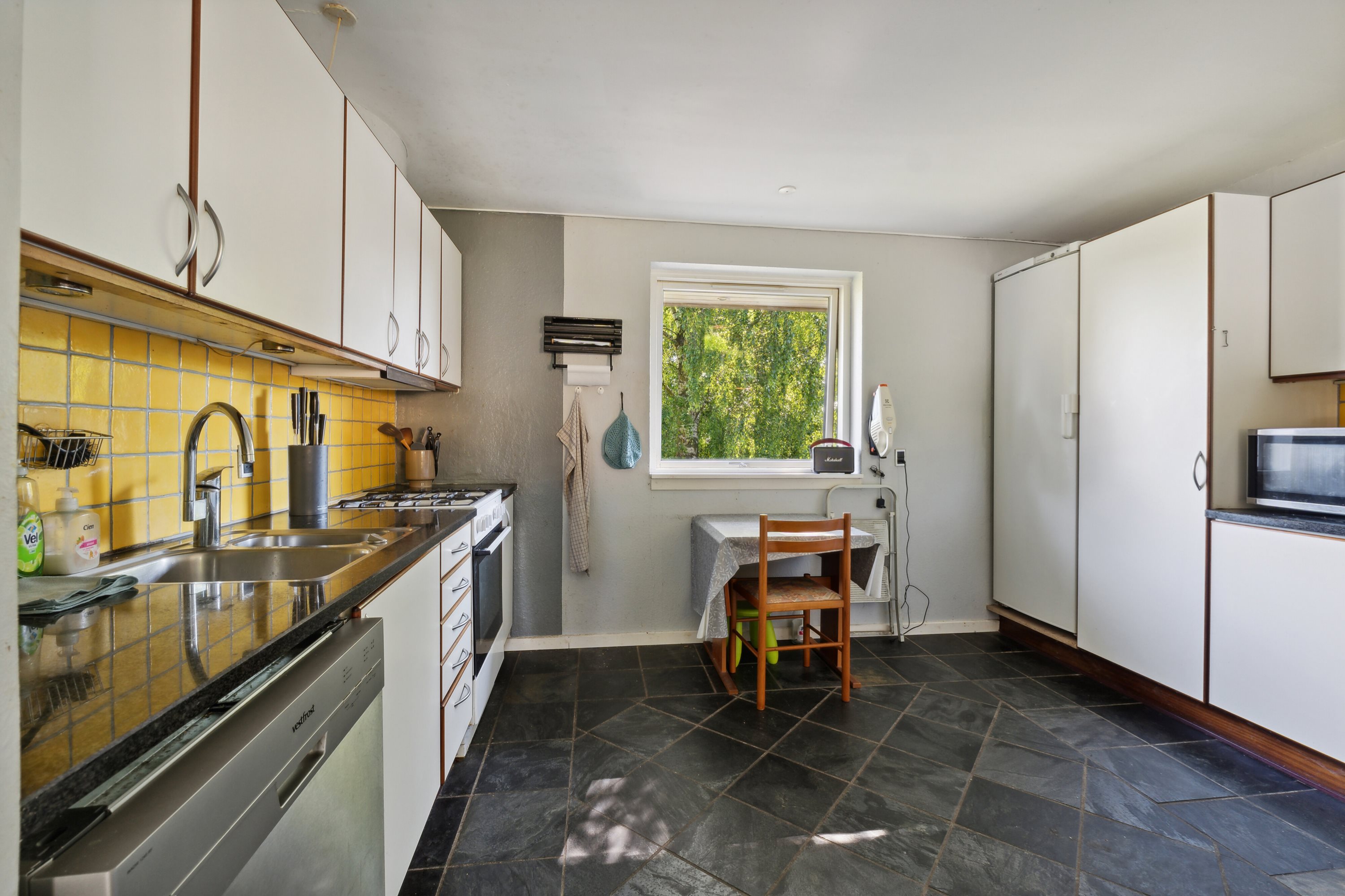 Fremhævet køkken billede i fuldskærmstilstand. Billede af Kirketoften 15, Søllinge, 5750 Ringe