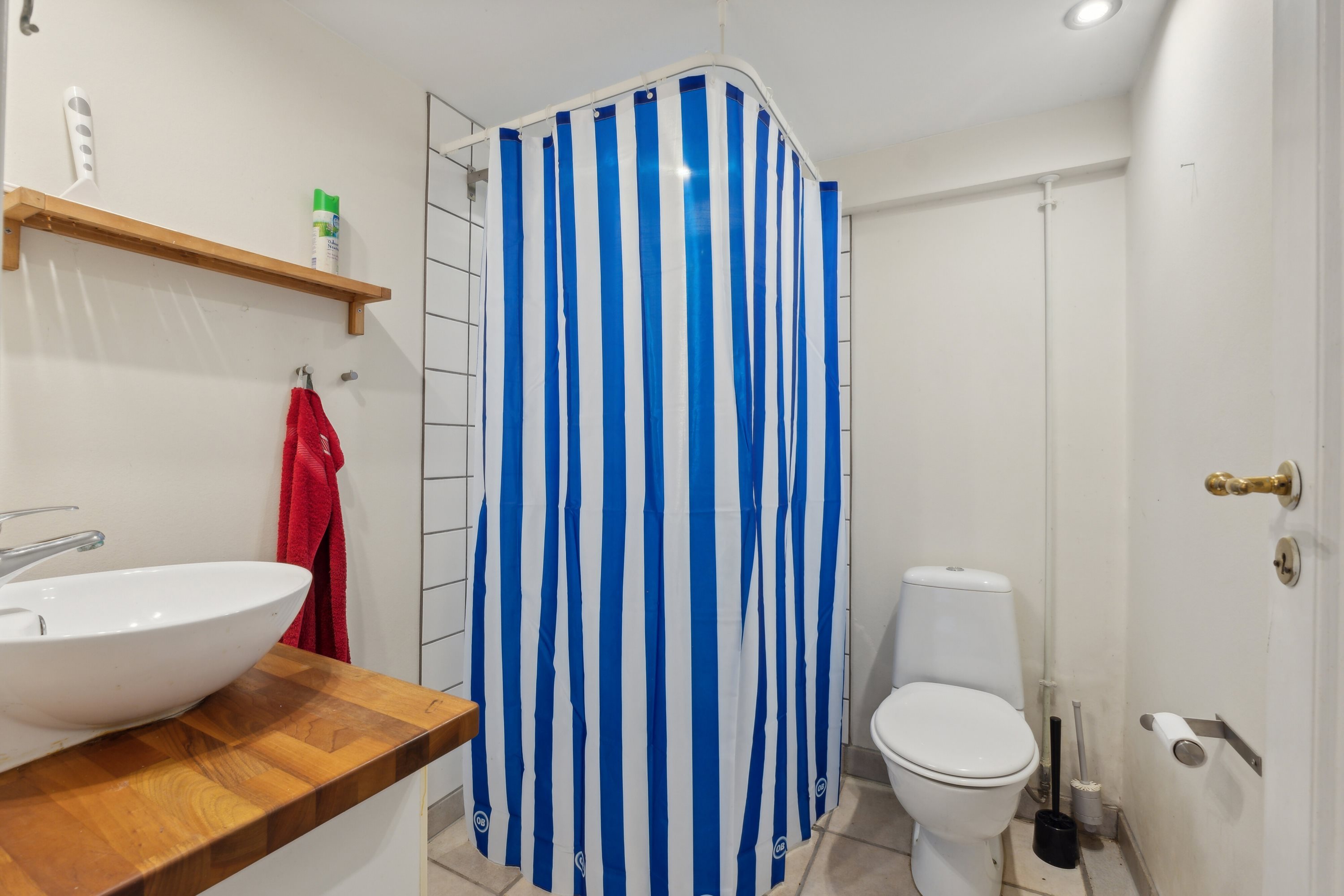 Fremhævet badeværelse billede i fuldskærmstilstand. Billede af Kirketoften 15, Søllinge, 5750 Ringe