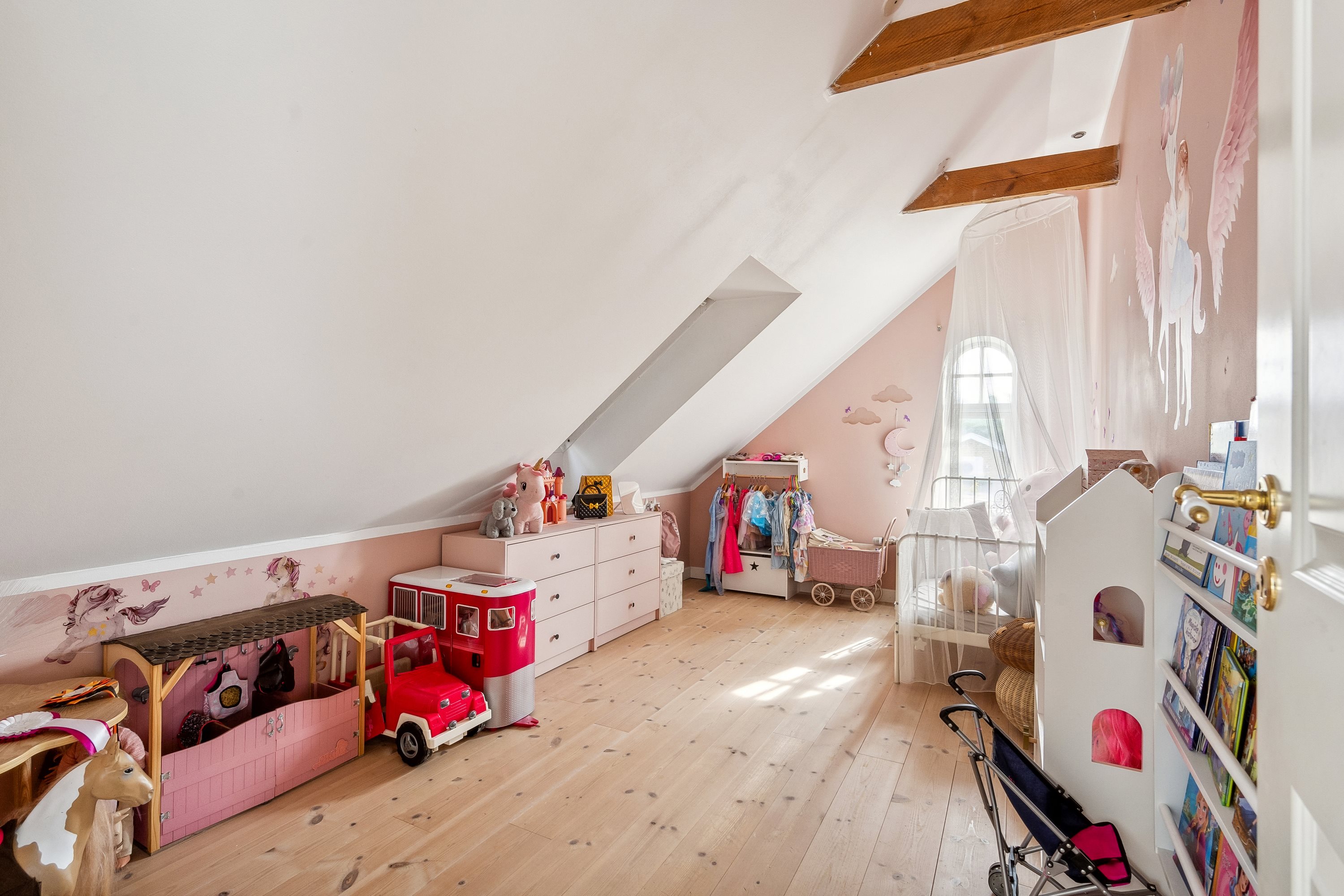 Fremhævet værelse billede i fuldskærmstilstand. Billede af Bygaden 5, Kastbjerg, 8970 Havndal