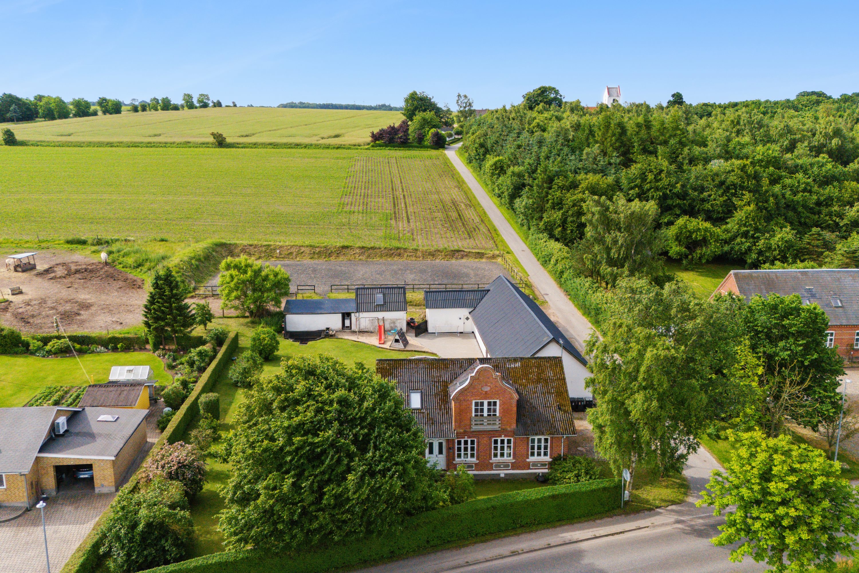 Fremhævet luftfoto billede i fuldskærmstilstand. Billede af Bygaden 5, Kastbjerg, 8970 Havndal