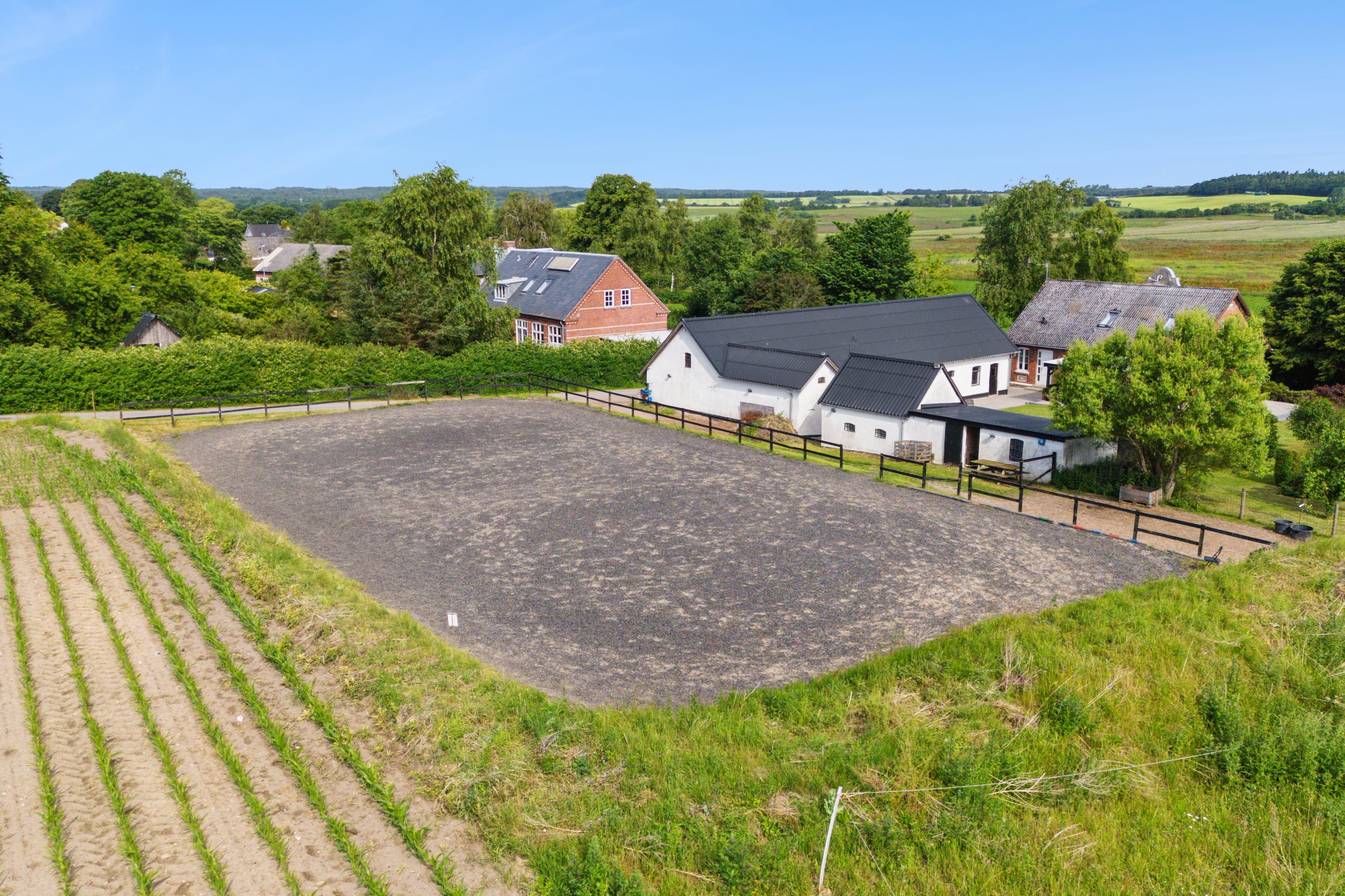 Fremhævet ridebane billede i fuldskærmstilstand. Billede af Bygaden 5, Kastbjerg, 8970 Havndal