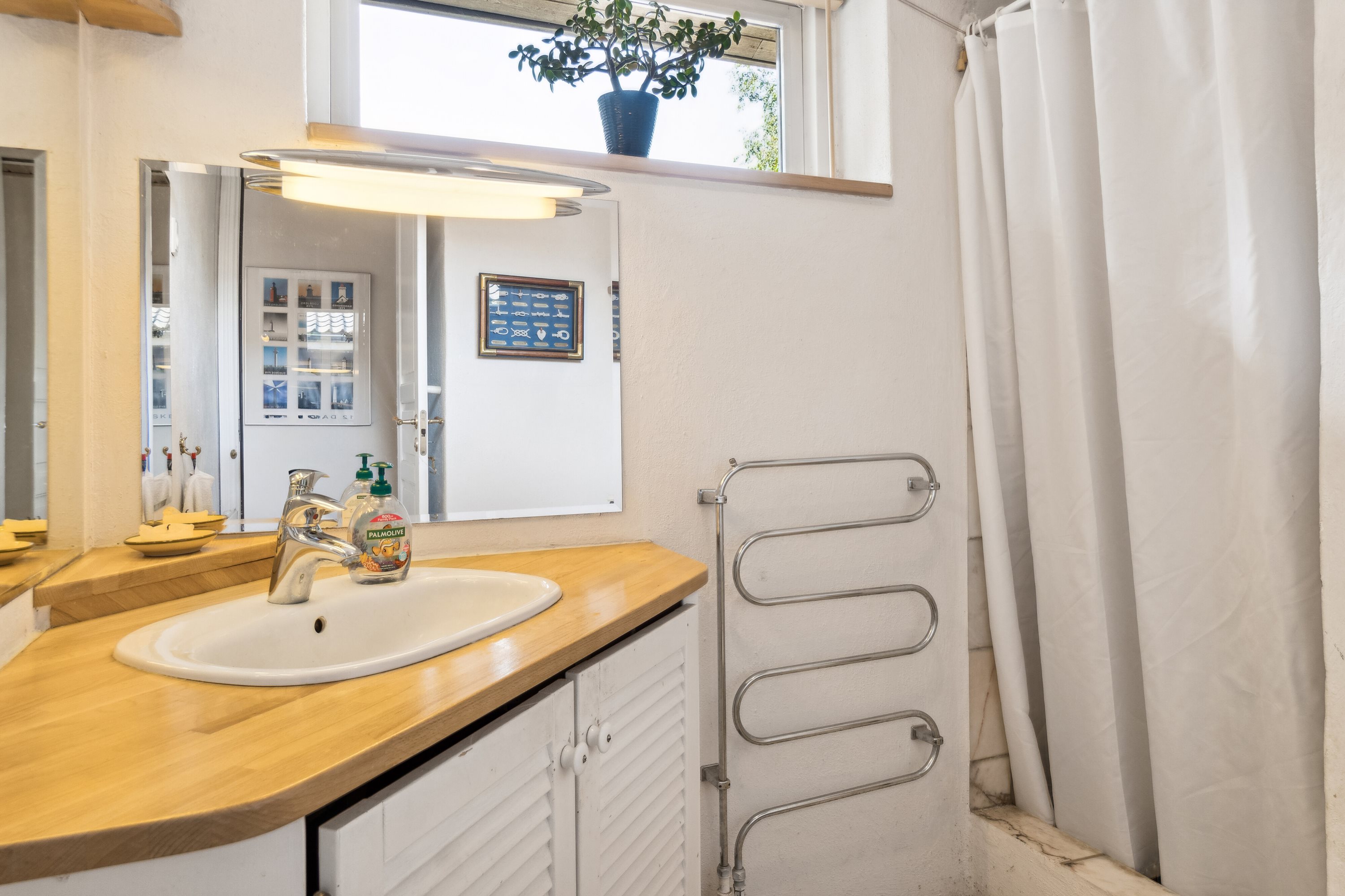 Fremhævet badeværelse billede i fuldskærmstilstand. Billede af Teglparken 11, 4200 Slagelse