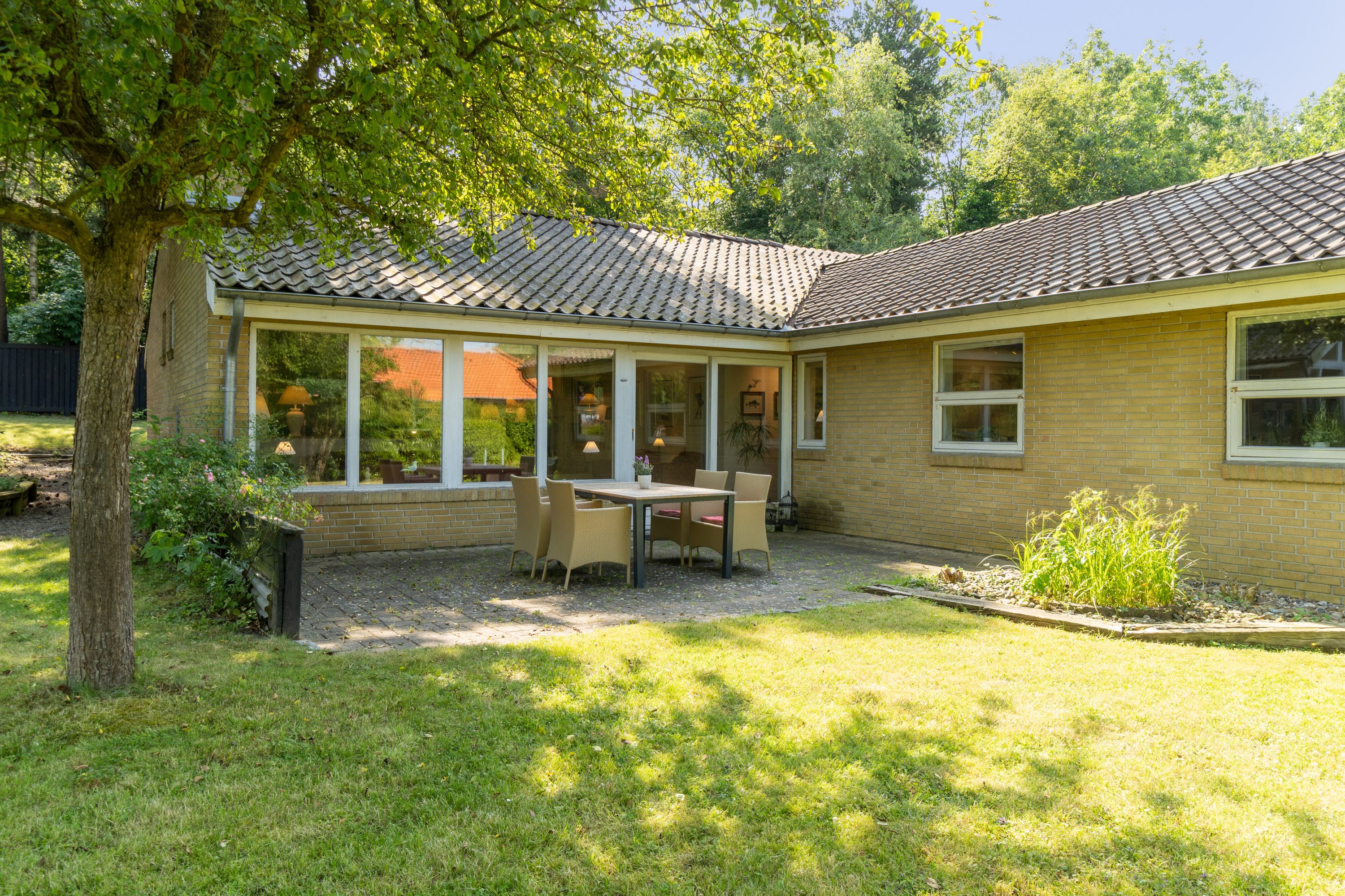 Fremhævet set fra haven billede i fuldskærmstilstand. Billede af Teglparken 11, 4200 Slagelse