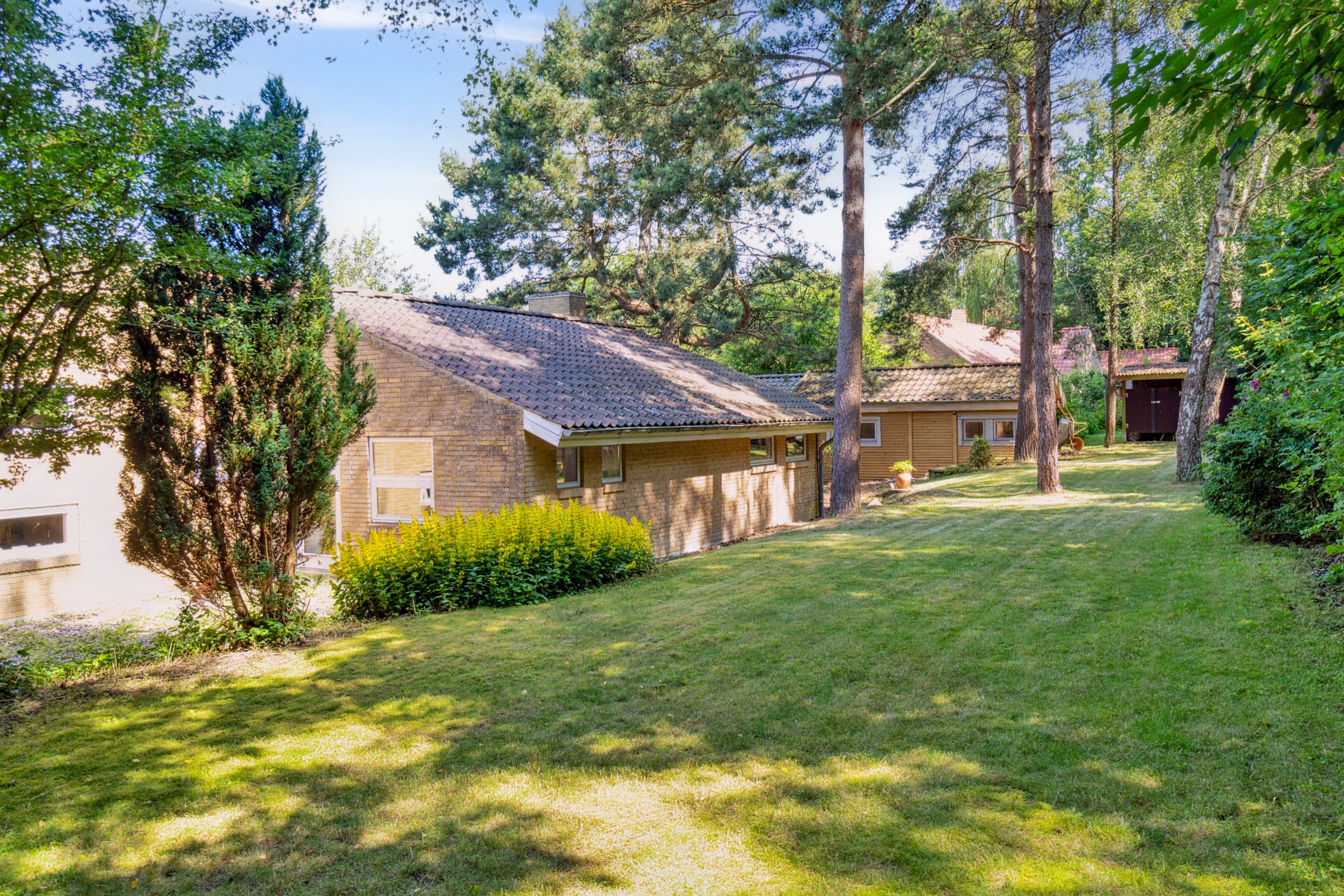 Fremhævet set fra haven billede i fuldskærmstilstand. Billede af Teglparken 11, 4200 Slagelse