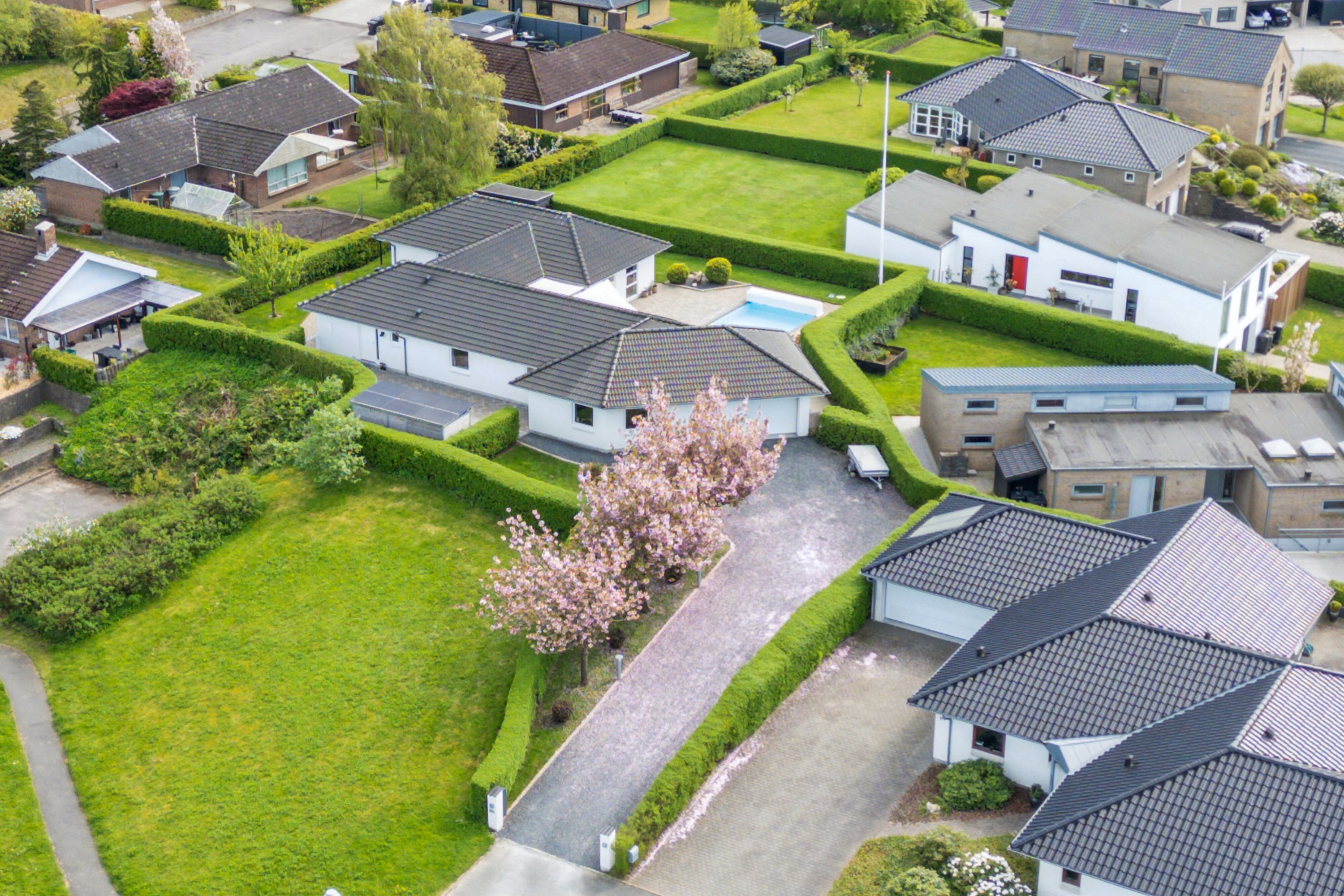 Fremhævet luftfoto billede i fuldskærmstilstand. Billede af Brunbjergparken 89, Løjt Kirkeby, 6200 Aabenraa