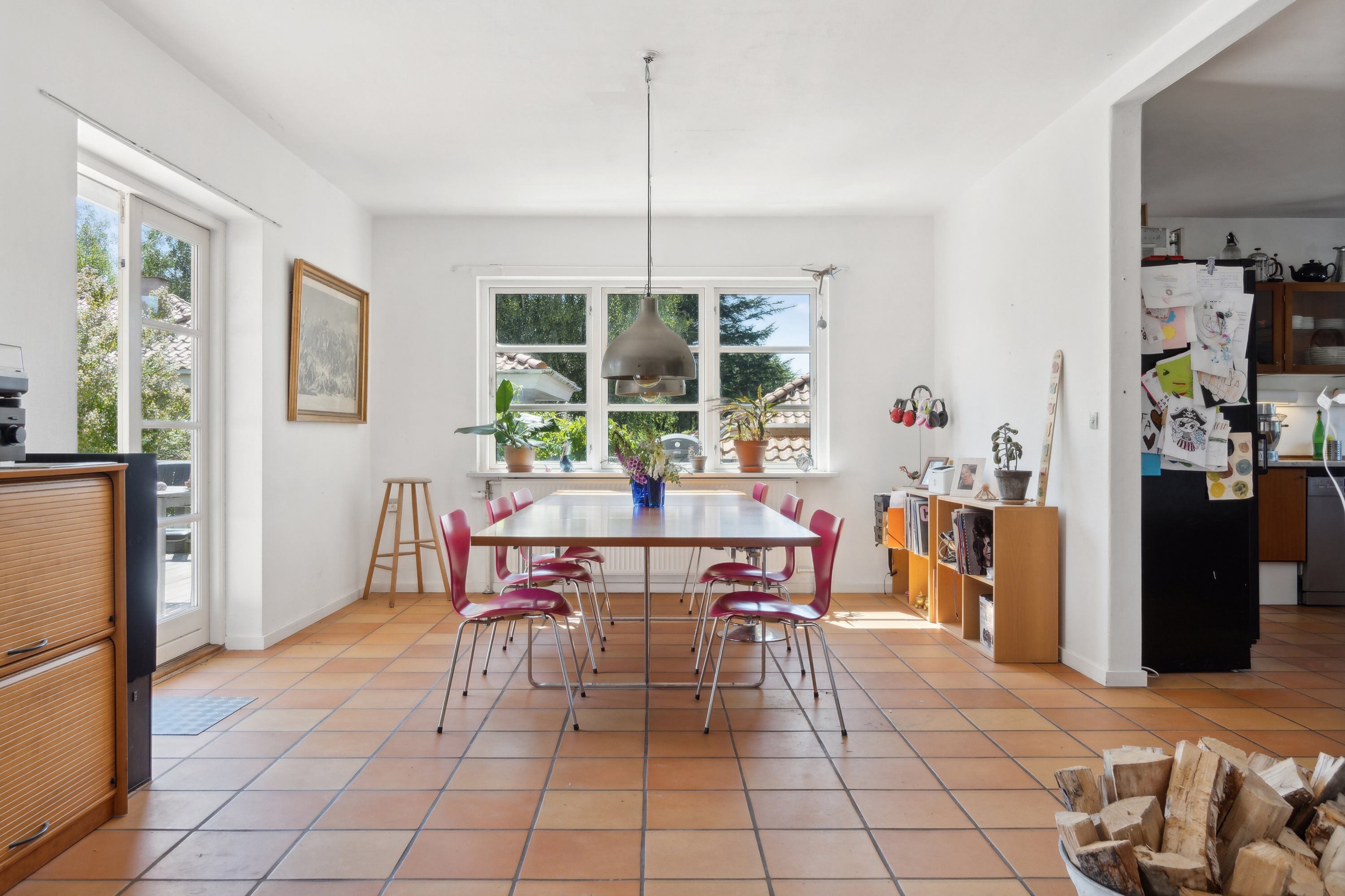 Fremhævet spisestue billede i fuldskærmstilstand. Billede af Møllebakken 59, 4581 Rørvig