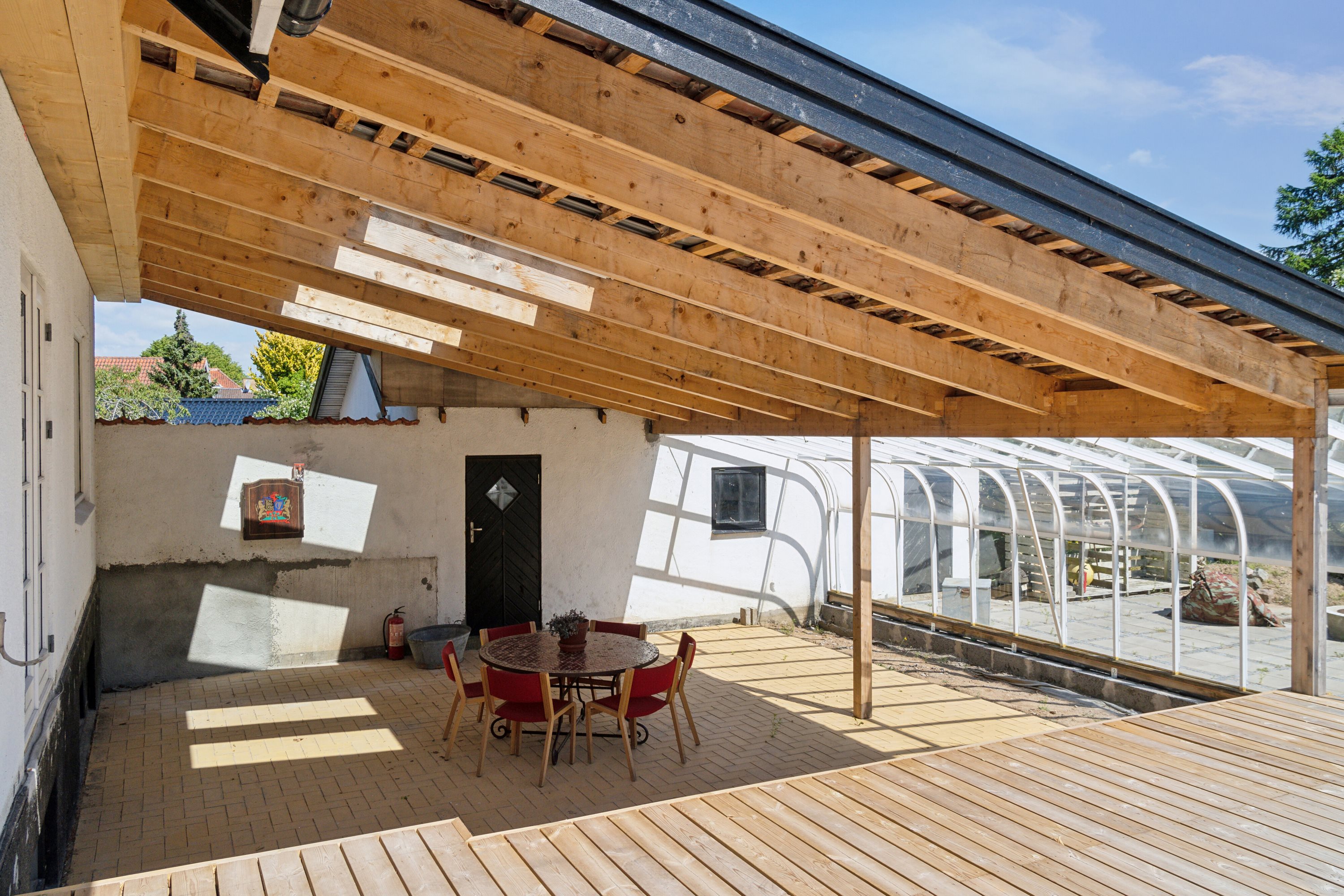 Fremhævet overdækket terrasse billede i fuldskærmstilstand. Billede af Møllebakken 59, 4581 Rørvig