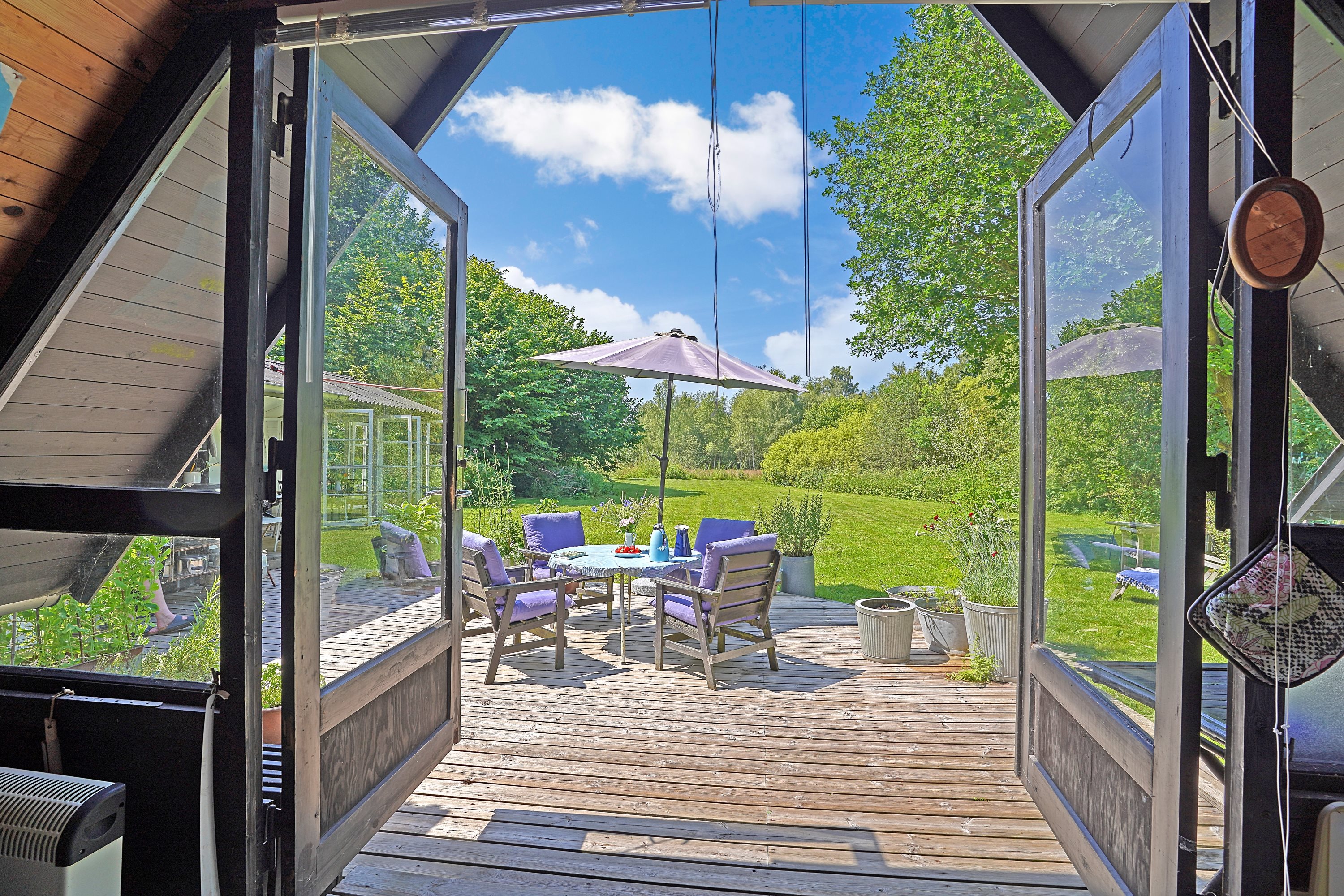 Fremhævet altan billede i fuldskærmstilstand. Billede af Ræveskiftet 15, 3100 Hornbæk