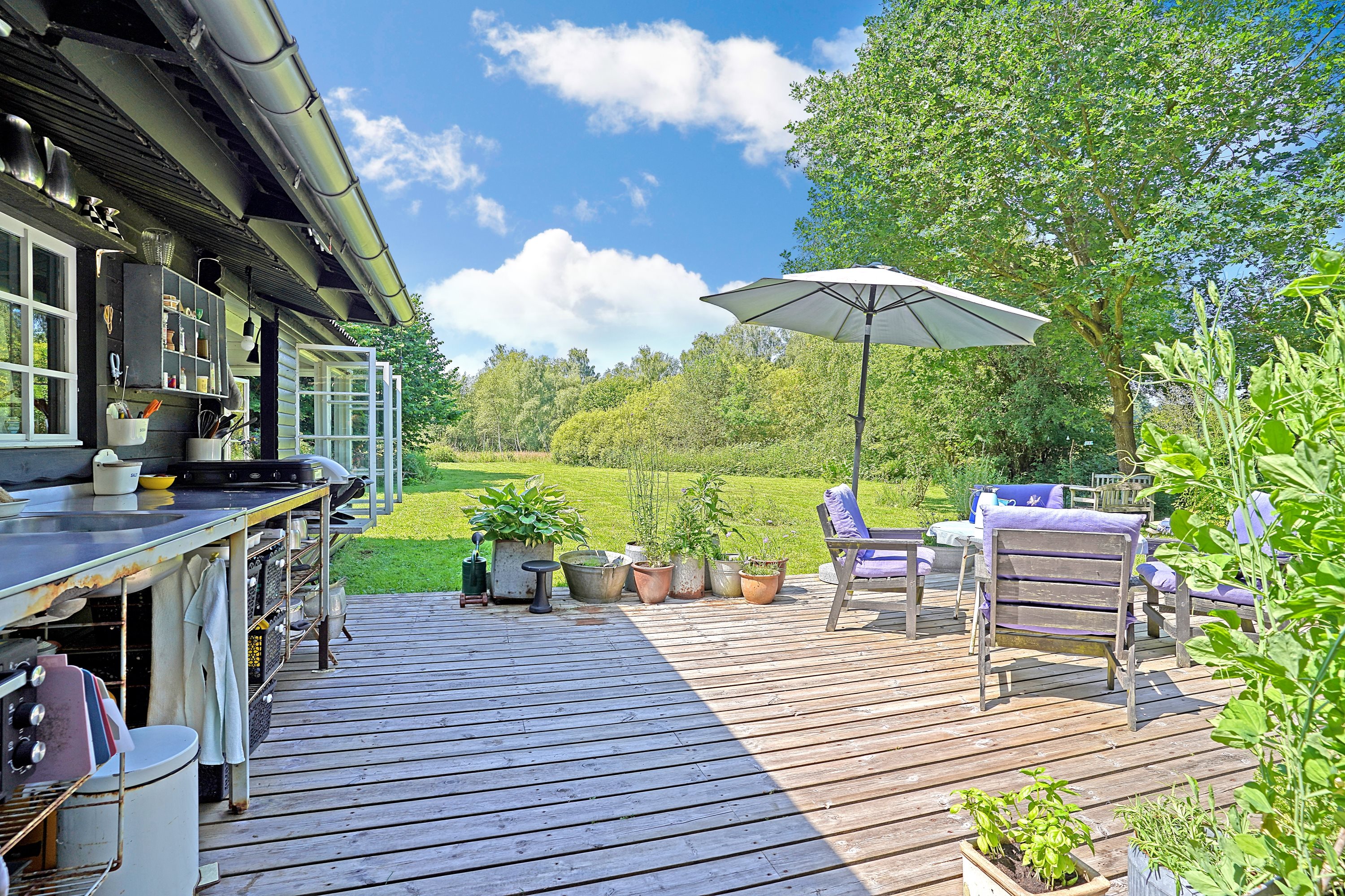 Fremhævet terrasse billede i fuldskærmstilstand. Billede af Ræveskiftet 15, 3100 Hornbæk