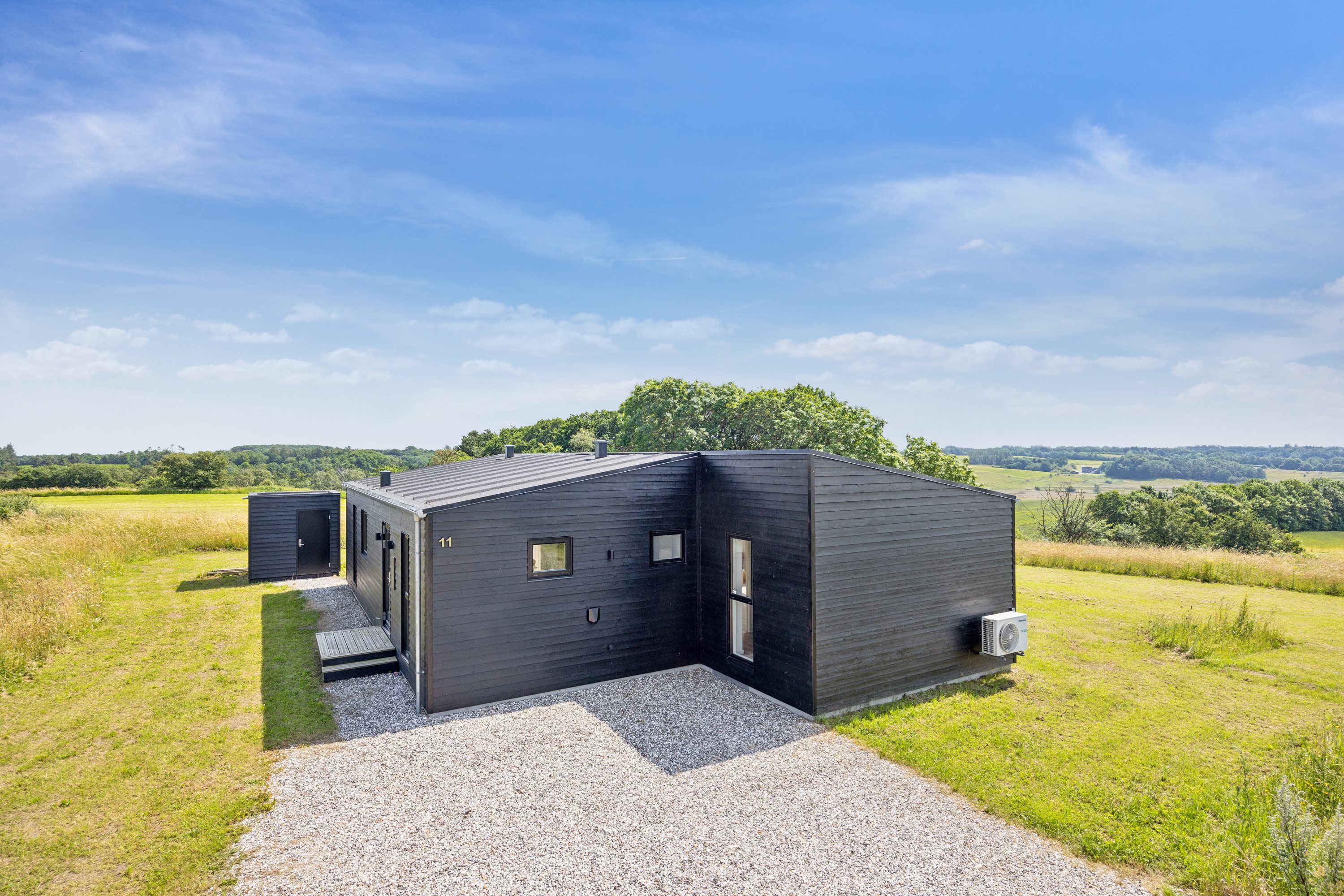 Fremhævet  billede i fuldskærmstilstand. Billede af Glentebakken 11, Hjarbæk, 8831 Løgstrup