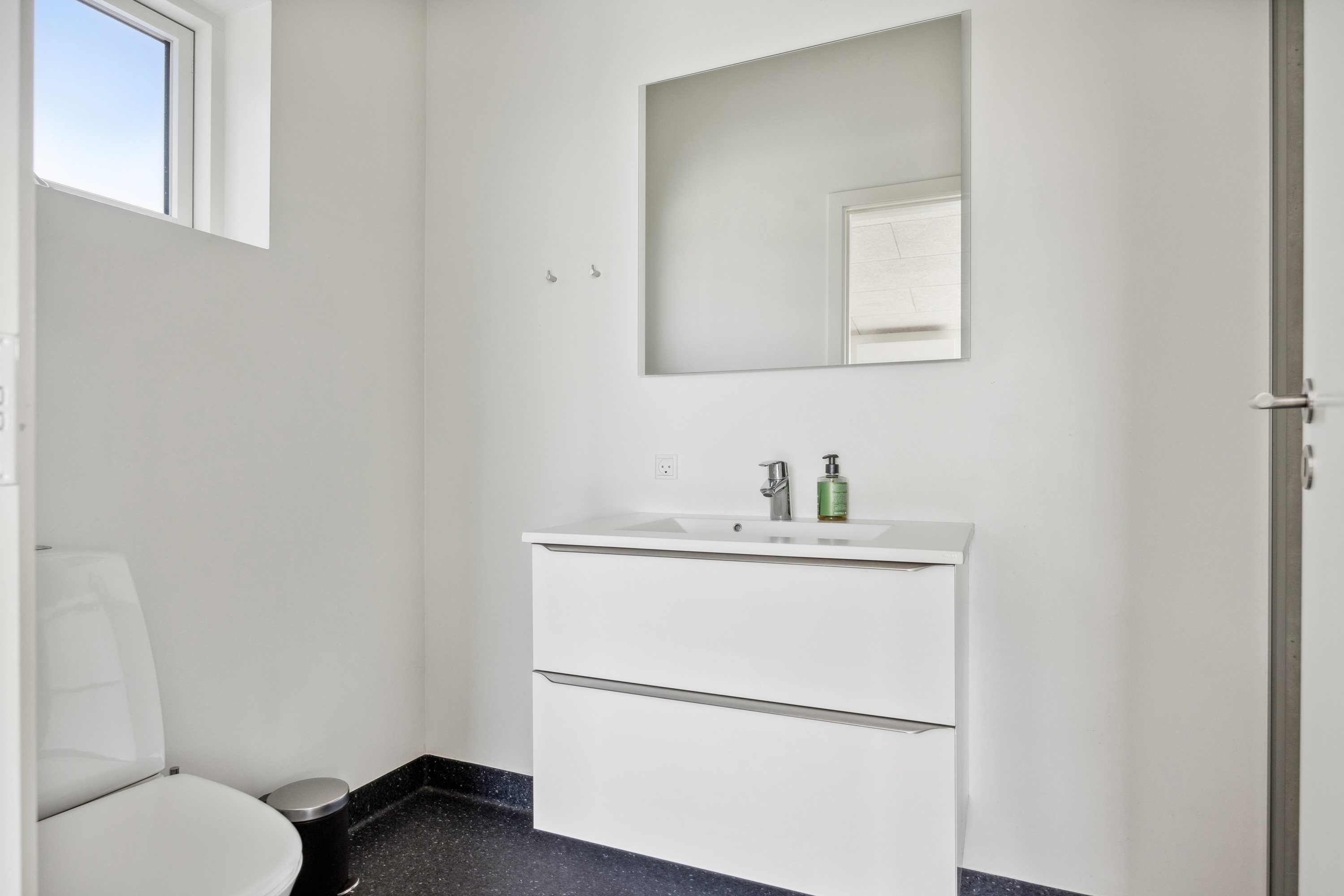 Fremhævet  billede i fuldskærmstilstand. Billede af Glentebakken 11, Hjarbæk, 8831 Løgstrup