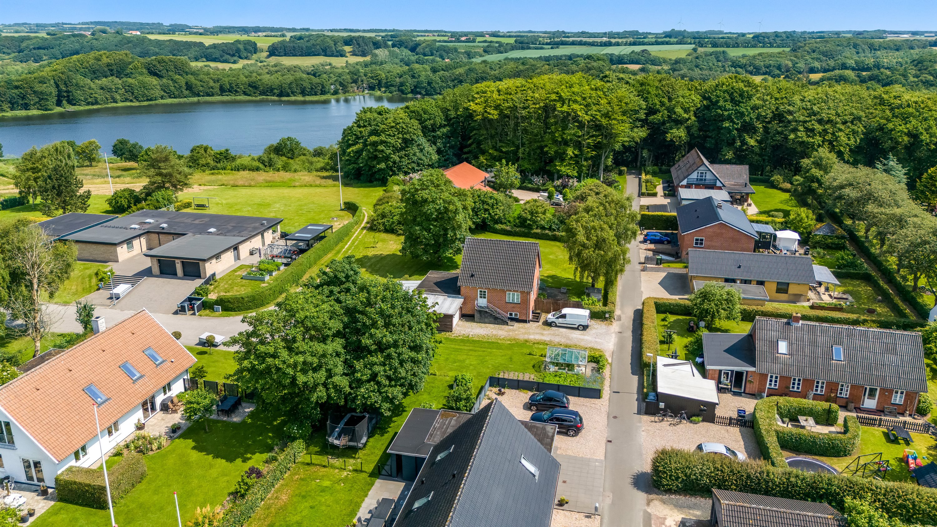 Fremhævet luftfoto billede i fuldskærmstilstand. Billede af Kirkebakken 3, Borbjerg, 7500 Holstebro