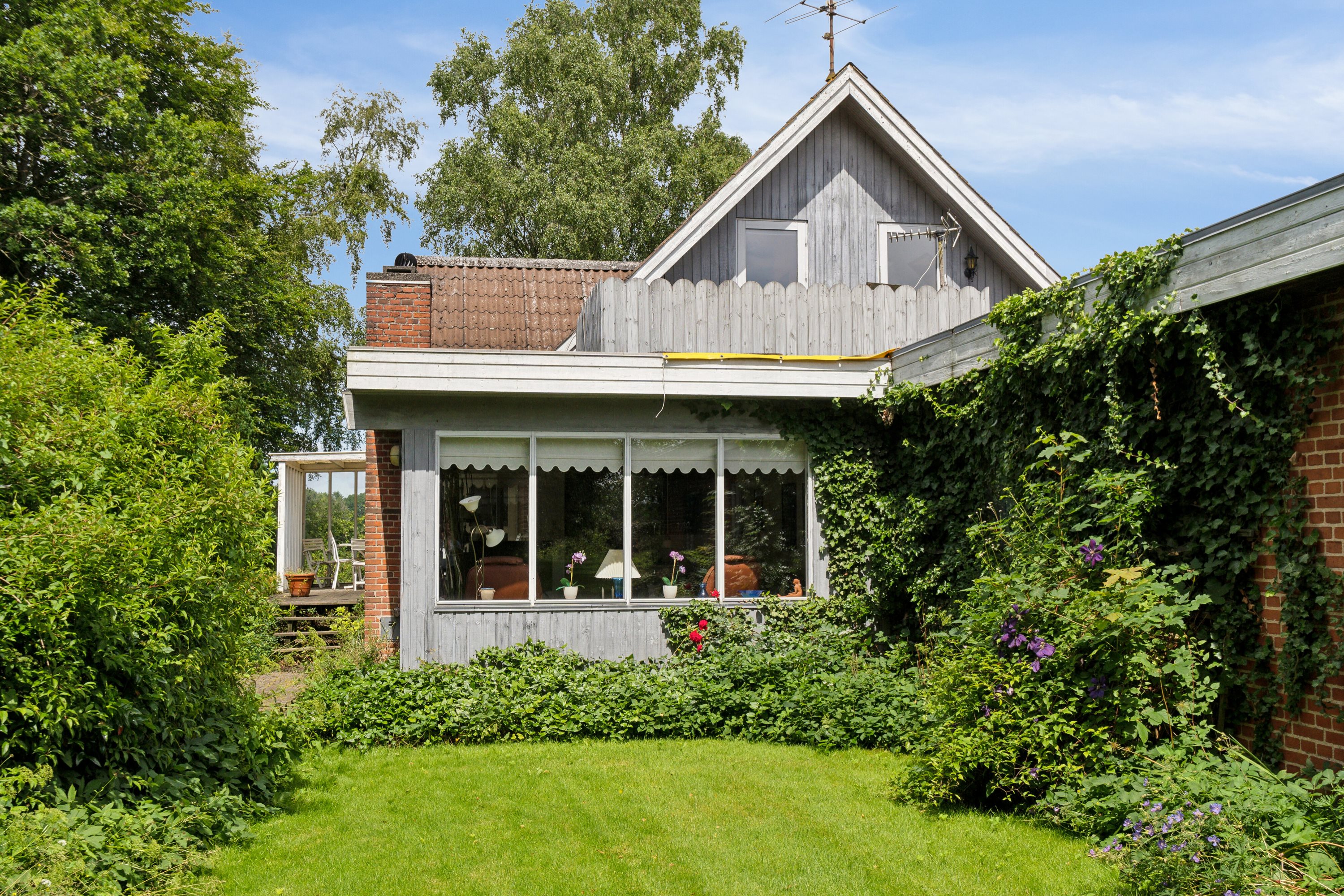 Fremhævet set fra haven billede i fuldskærmstilstand. Billede af Mannerupvej 44, Mannerup, 4320 Lejre