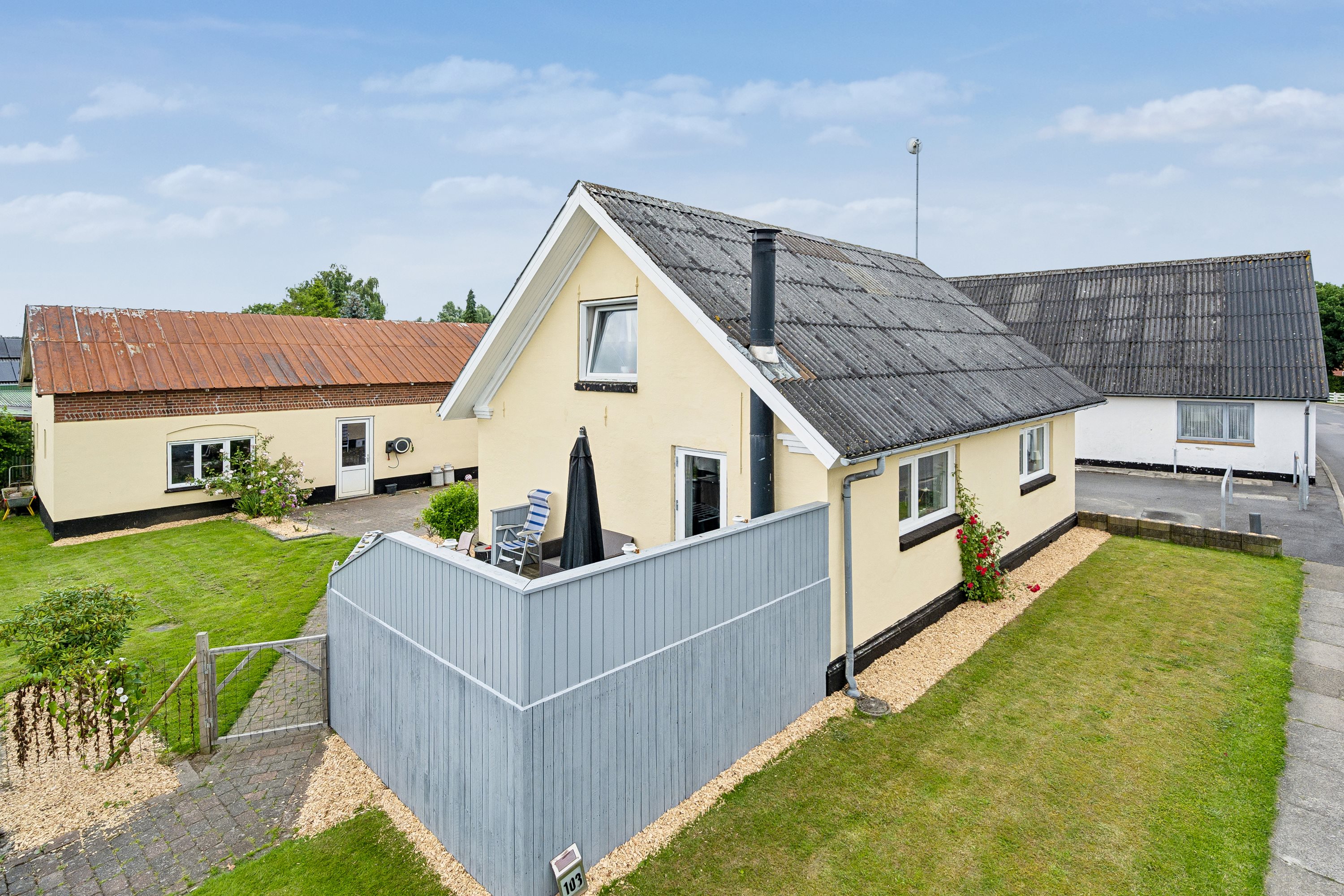 Fremhævet ejendommen billede i fuldskærmstilstand. Billede af Mejlbyvej 103, Mejlby, 9610 Nørager