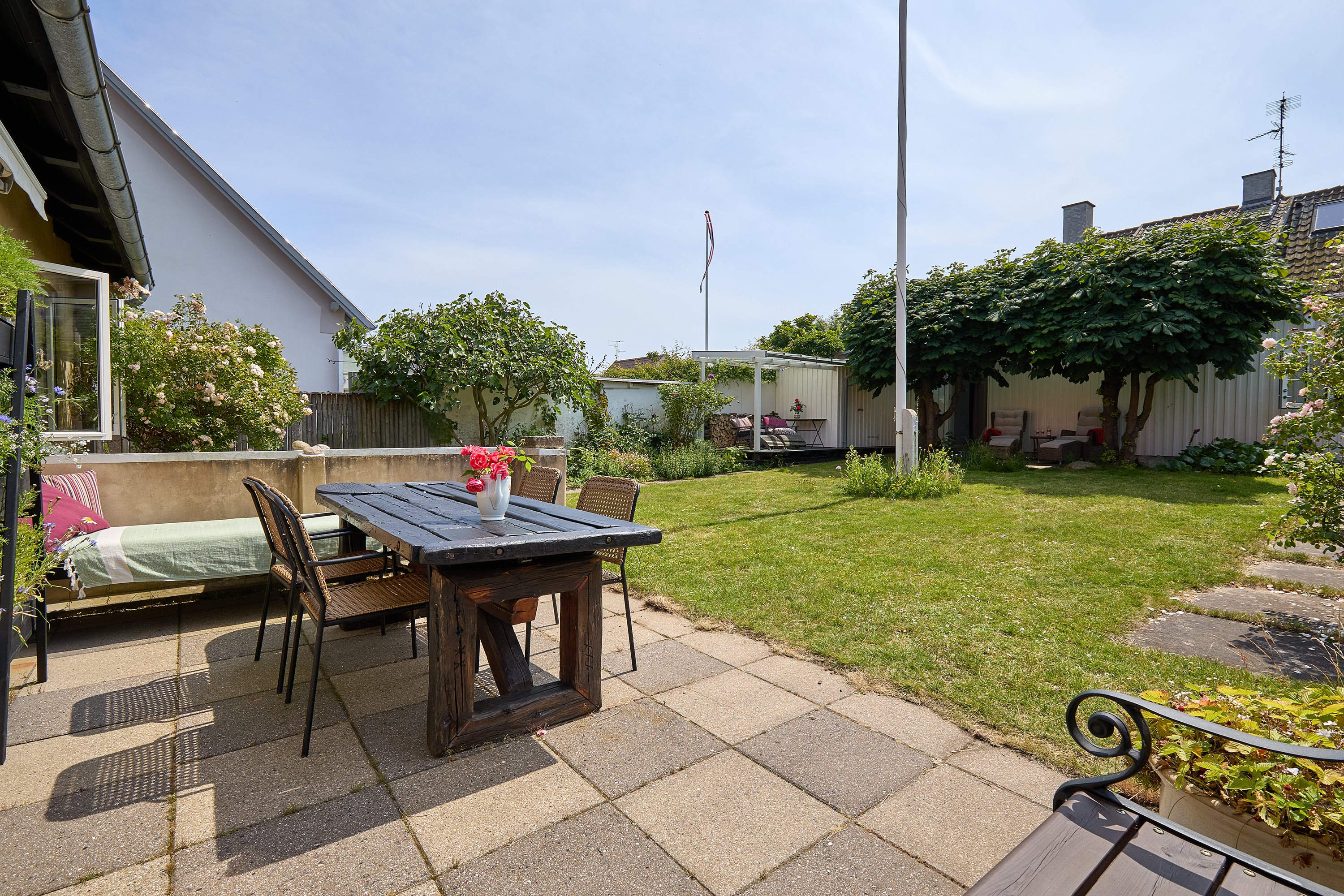 Fremhævet terrasse billede i fuldskærmstilstand. Billede af Gilleleje Strandvej 35, 3250 Gilleleje