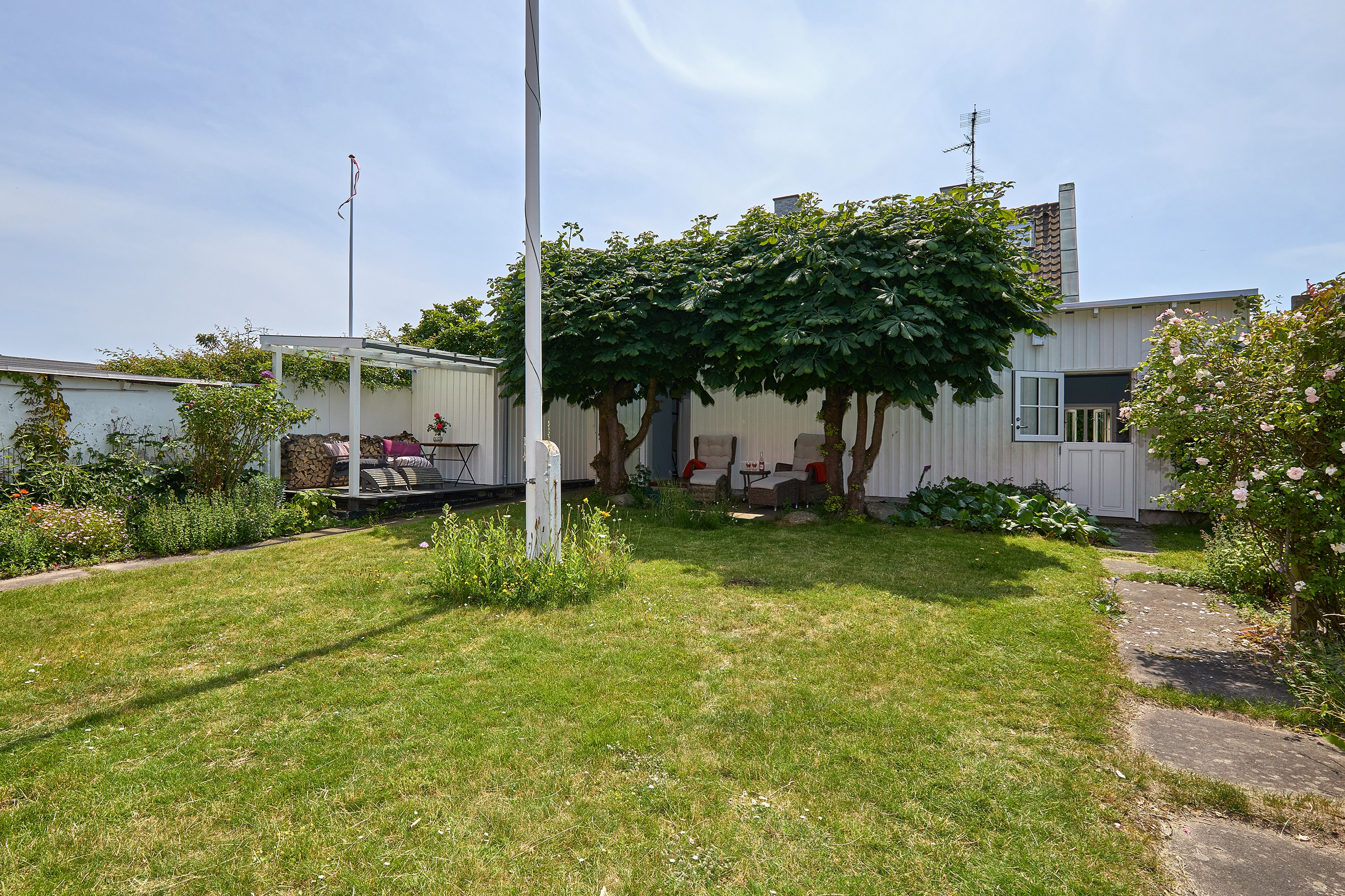 Fremhævet have billede i fuldskærmstilstand. Billede af Gilleleje Strandvej 35, 3250 Gilleleje