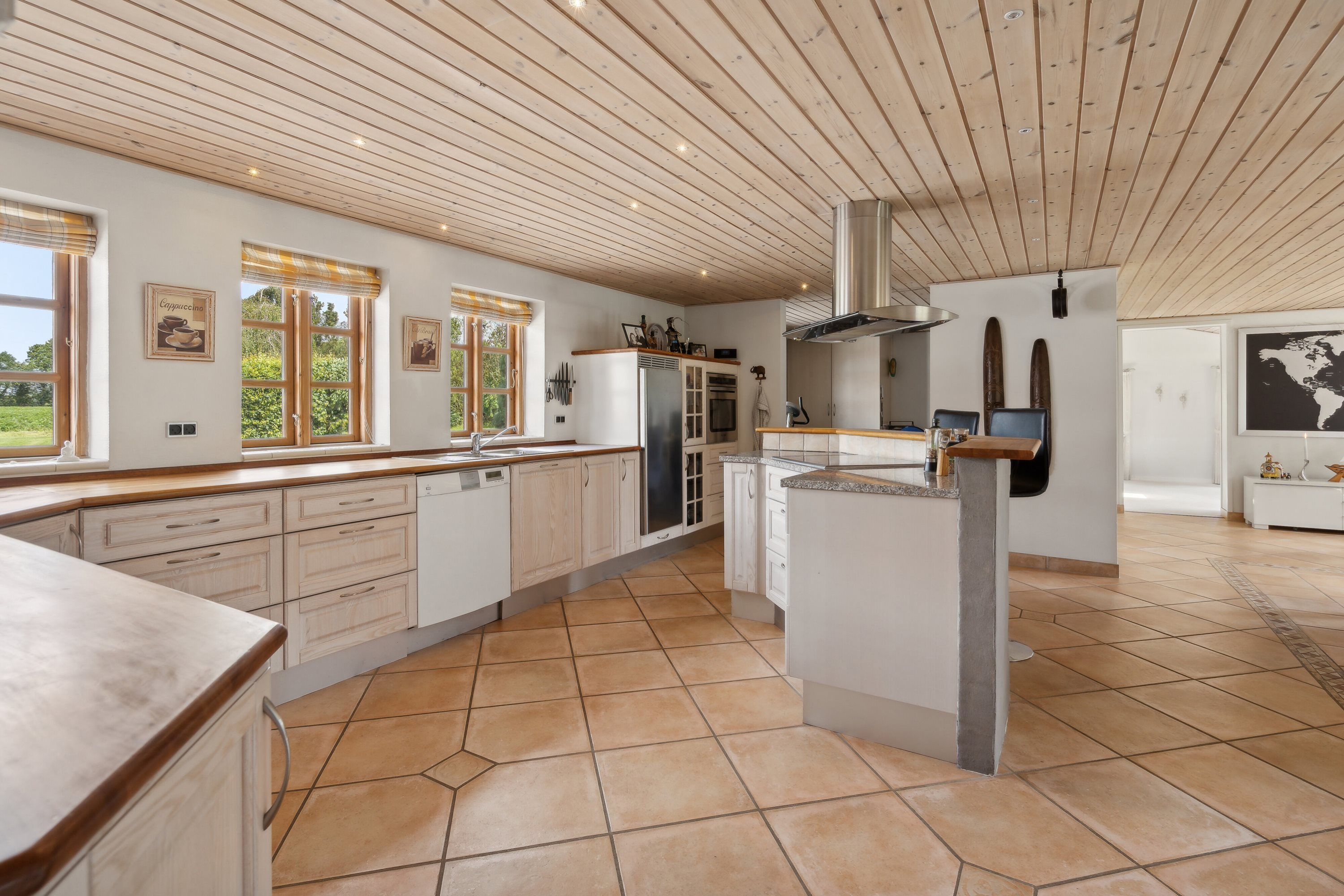 Fremhævet køkken billede i fuldskærmstilstand. Billede af Julianehåbvej 36, Frestrup Mark, 6360 Tinglev