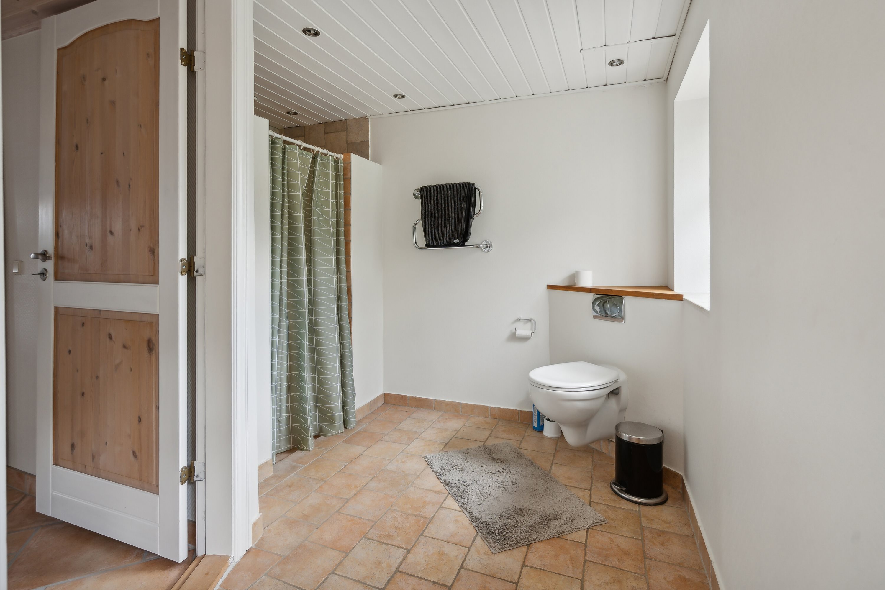 Fremhævet badeværelse billede i fuldskærmstilstand. Billede af Julianehåbvej 36, Frestrup Mark, 6360 Tinglev