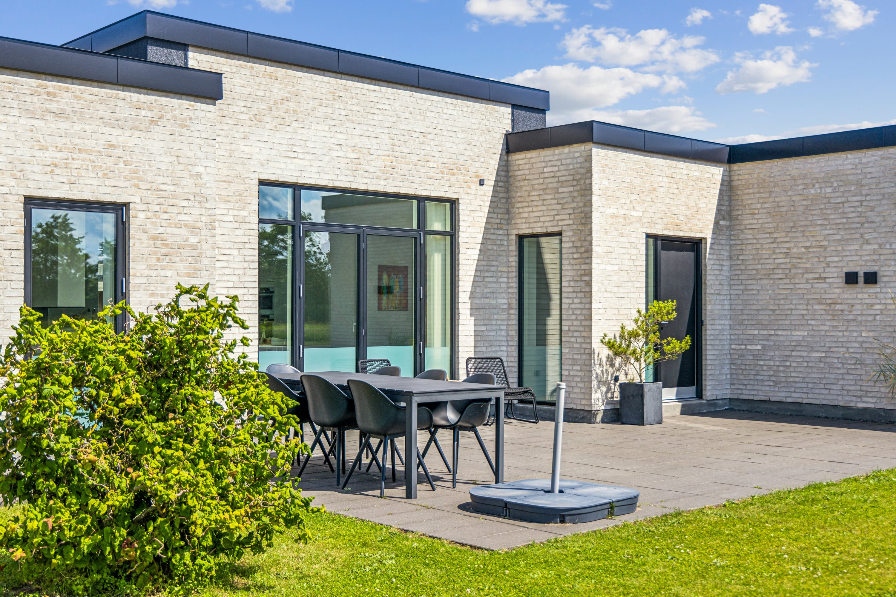 Fremhævet ejendom 1 billede i fuldskærmstilstand. Billede af Solskins Alle 14, 9440 Aabybro