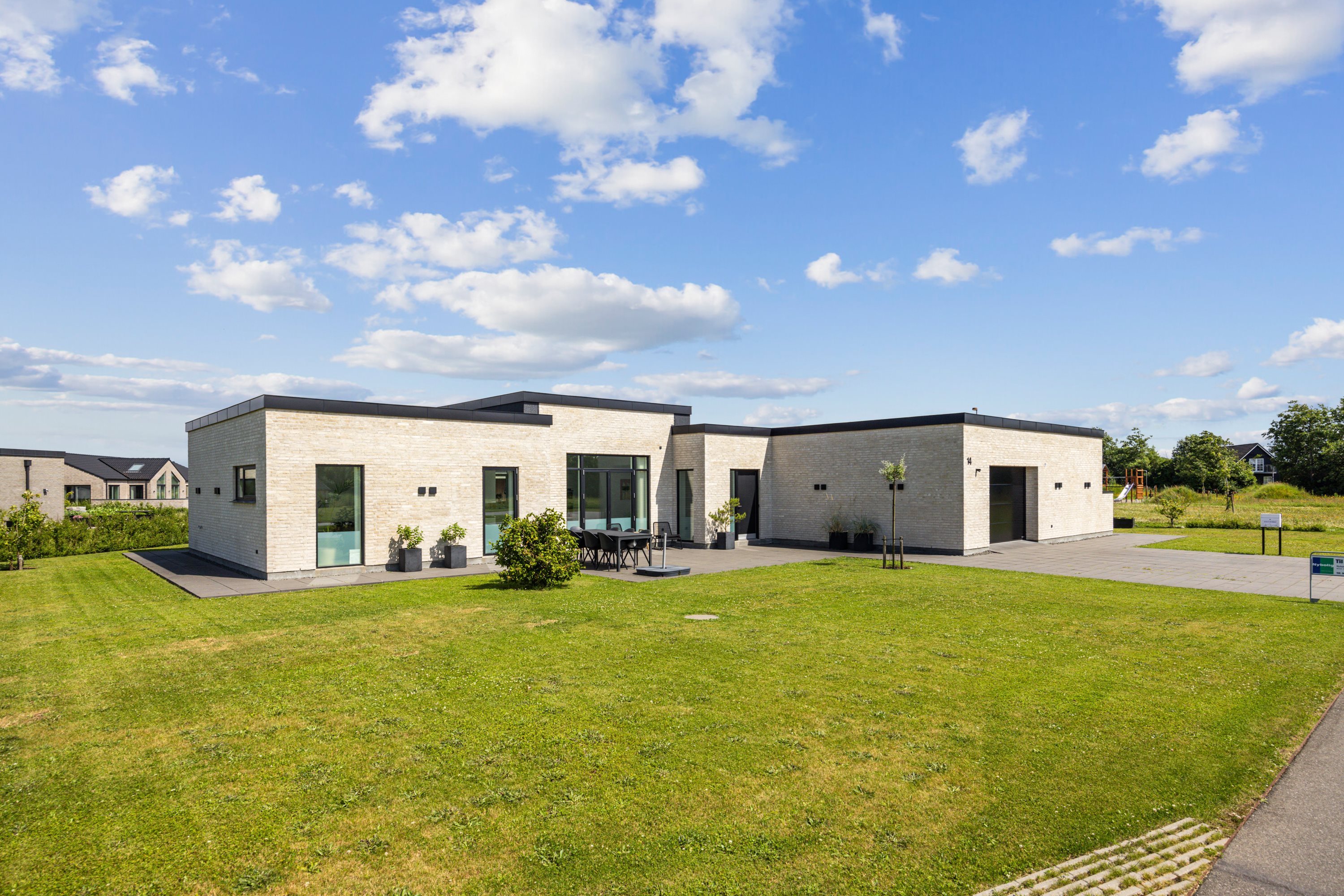 Miniaturebillede 1: ejendom 1. Billede af Solskins Alle 14, 9440 Aabybro