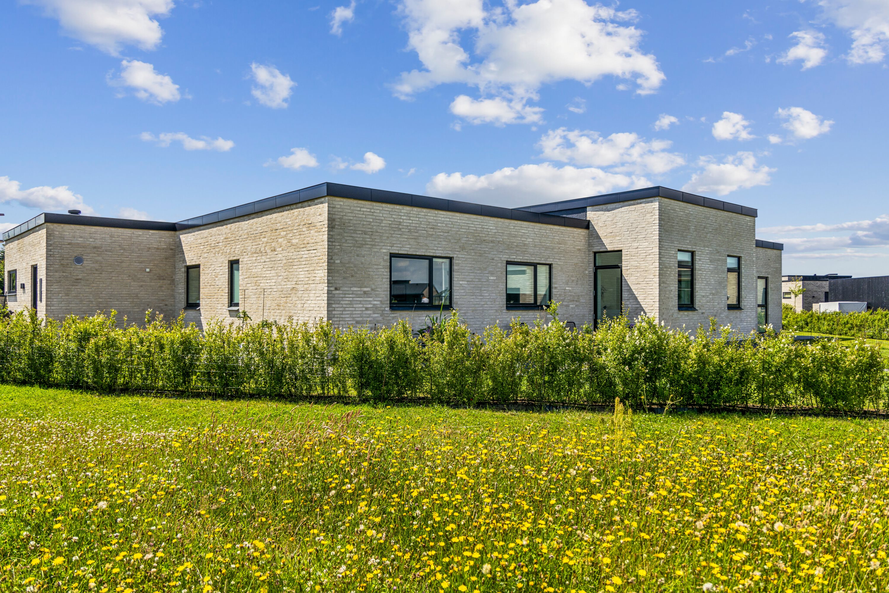 Fremhævet ejendom 1 billede i fuldskærmstilstand. Billede af Solskins Alle 14, 9440 Aabybro