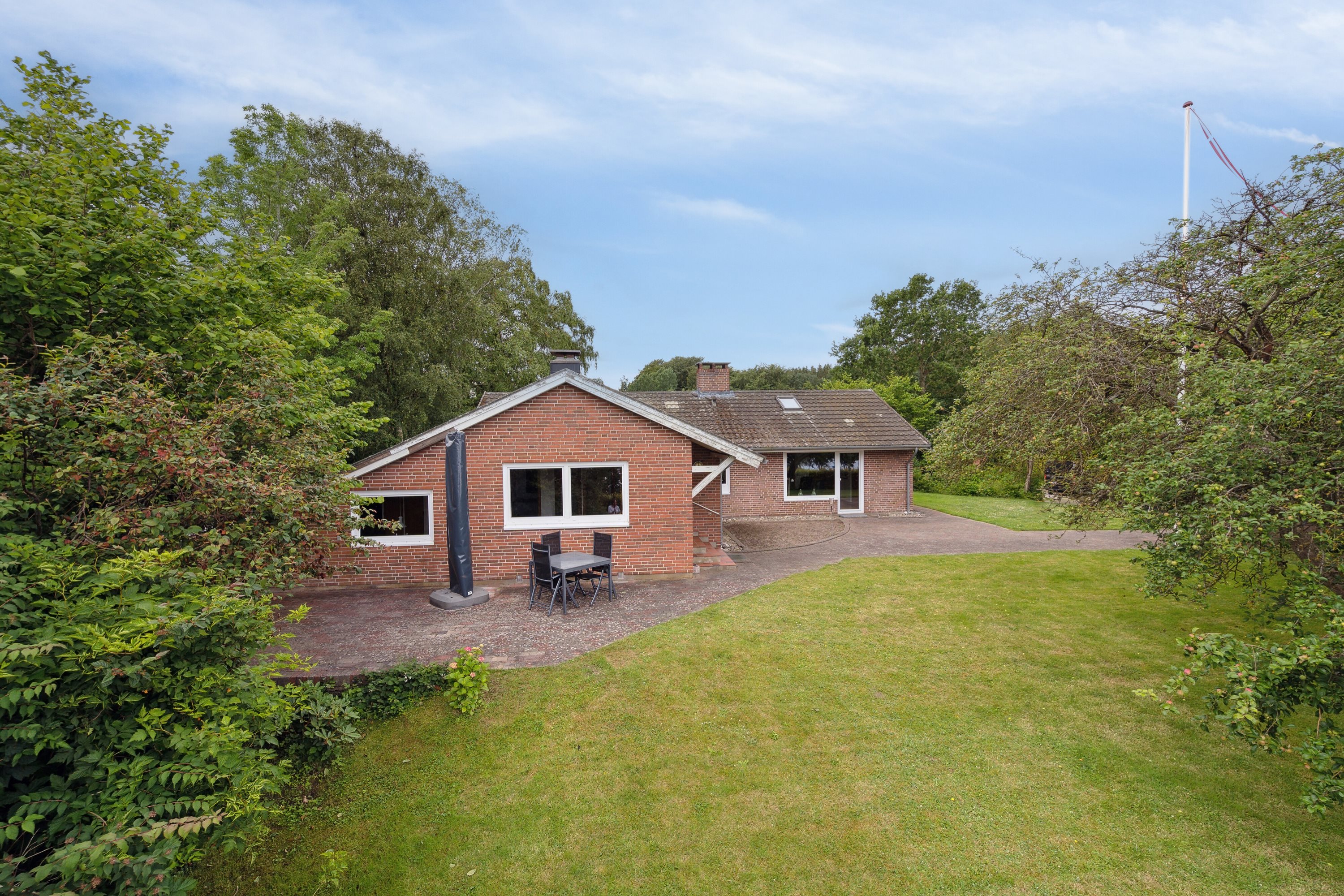 Fremhævet set fra haven billede i fuldskærmstilstand. Billede af Sønderhavvej 17, Sønderhav, 6340 Kruså