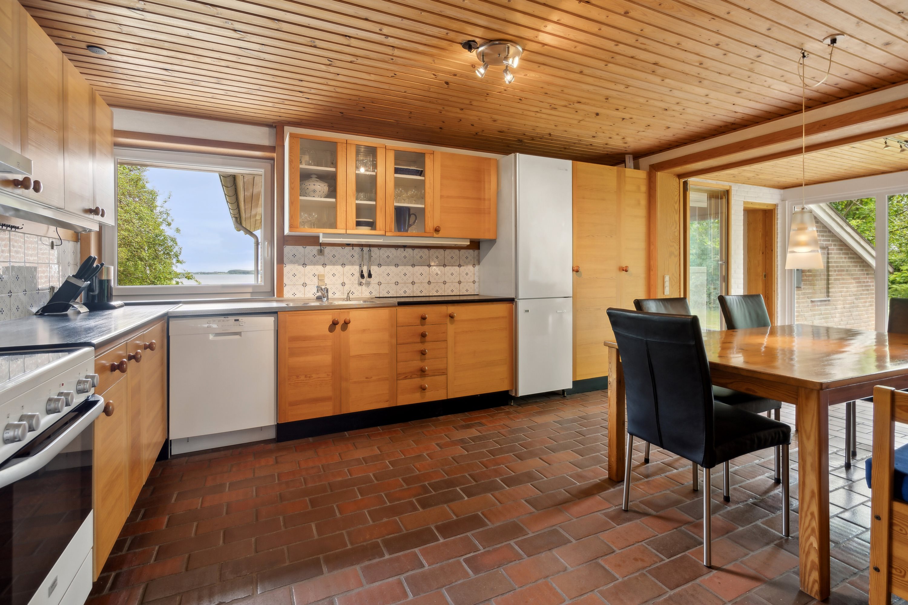 Miniaturebillede 2: køkken. Billede af Sønderhavvej 17, Sønderhav, 6340 Kruså