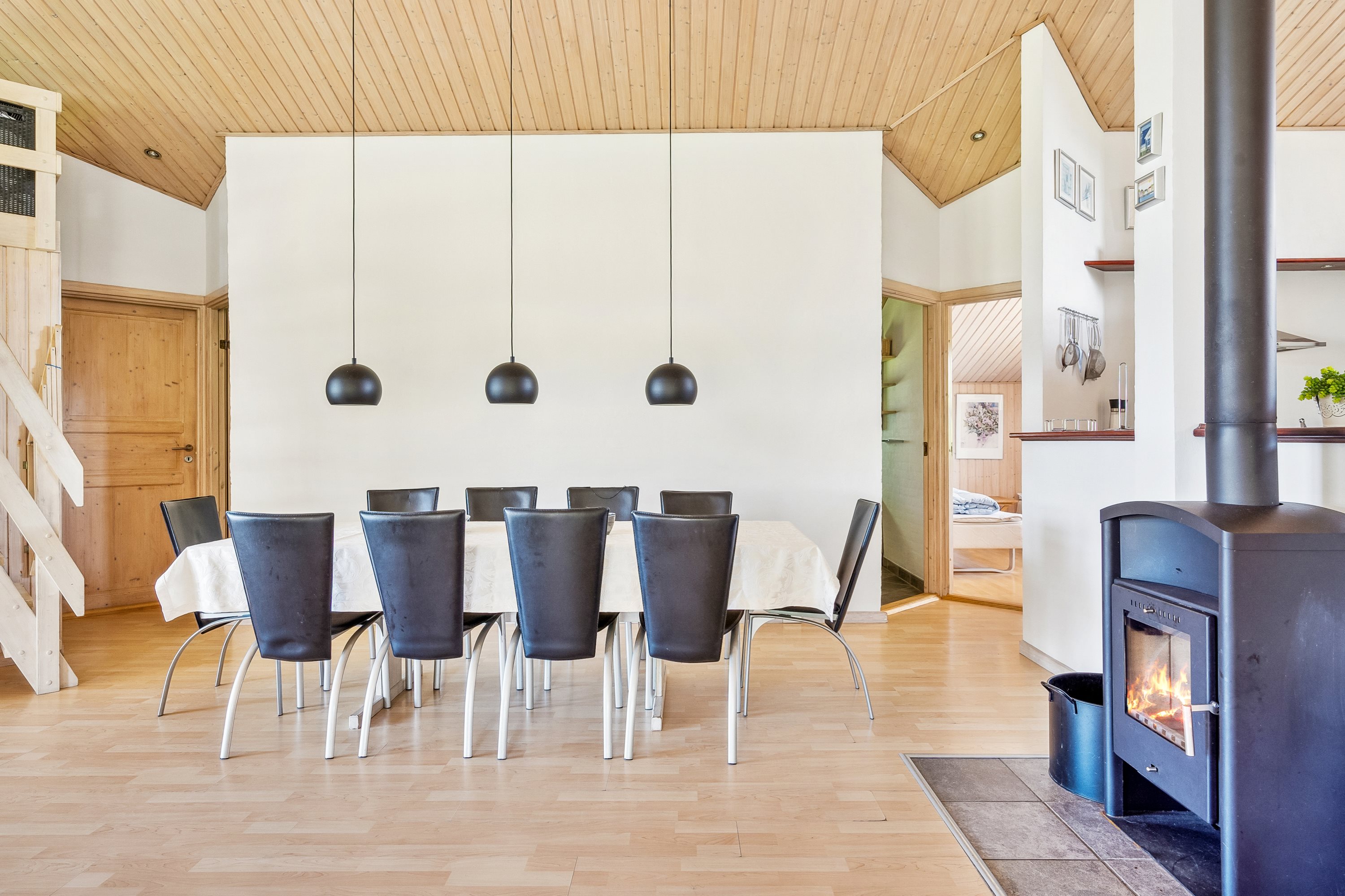 Fremhævet stue billede i fuldskærmstilstand. Billede af Tranebærvej 17, Napstjært, 9981 Jerup