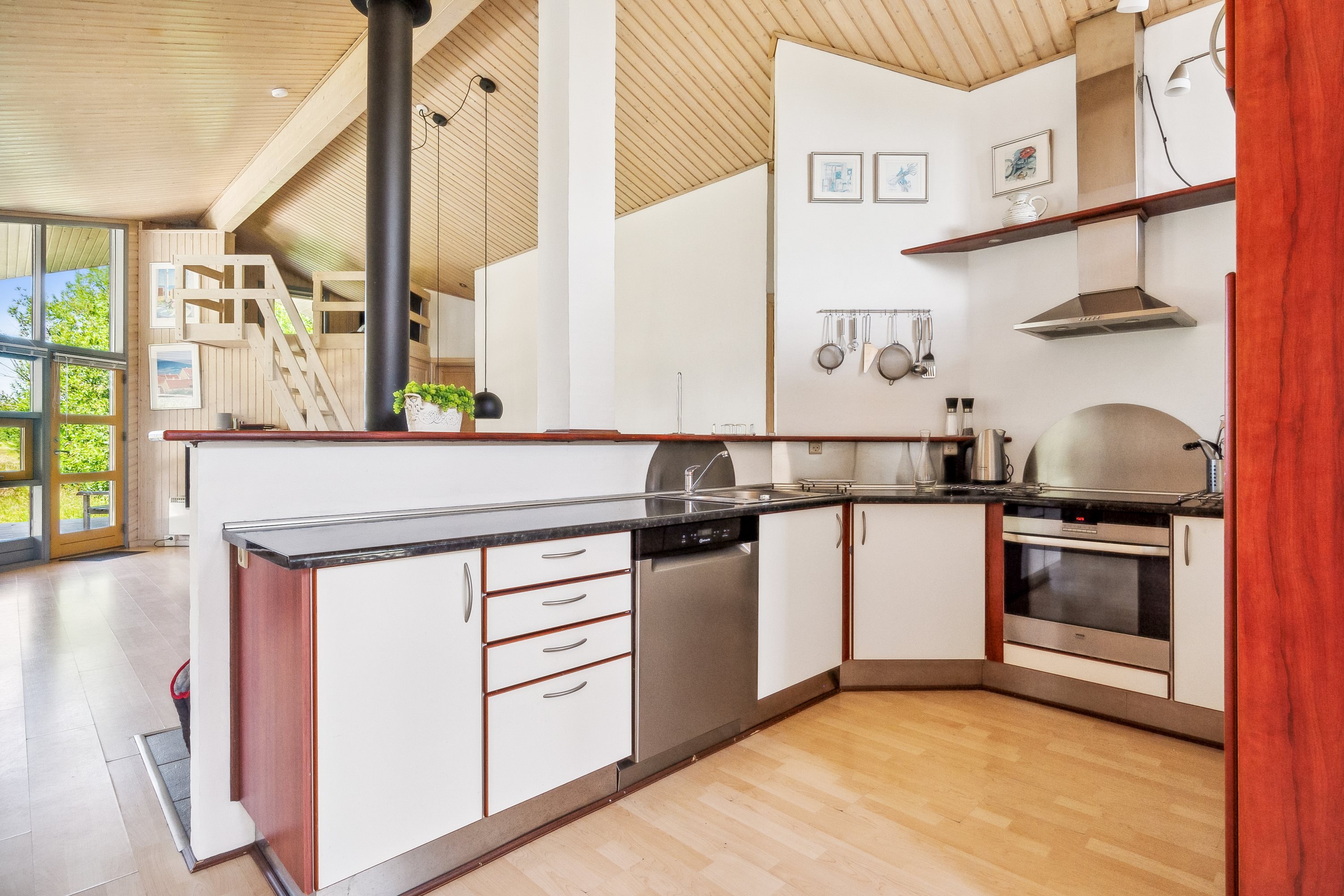 Fremhævet køkken billede i fuldskærmstilstand. Billede af Tranebærvej 17, Napstjært, 9981 Jerup