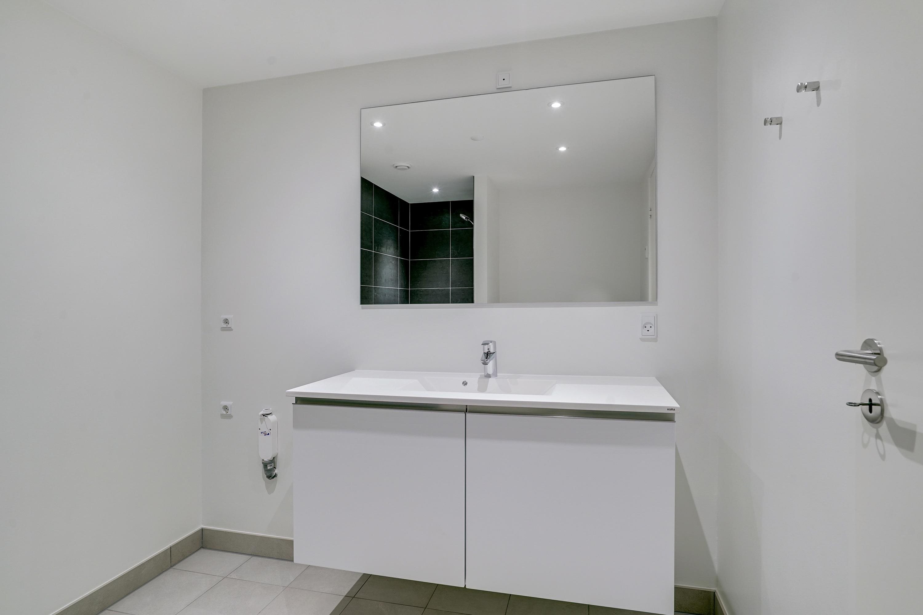 Fremhævet badeværelse billede i fuldskærmstilstand. Billede af Ådalen 52, 1. 2., 9700 Brønderslev