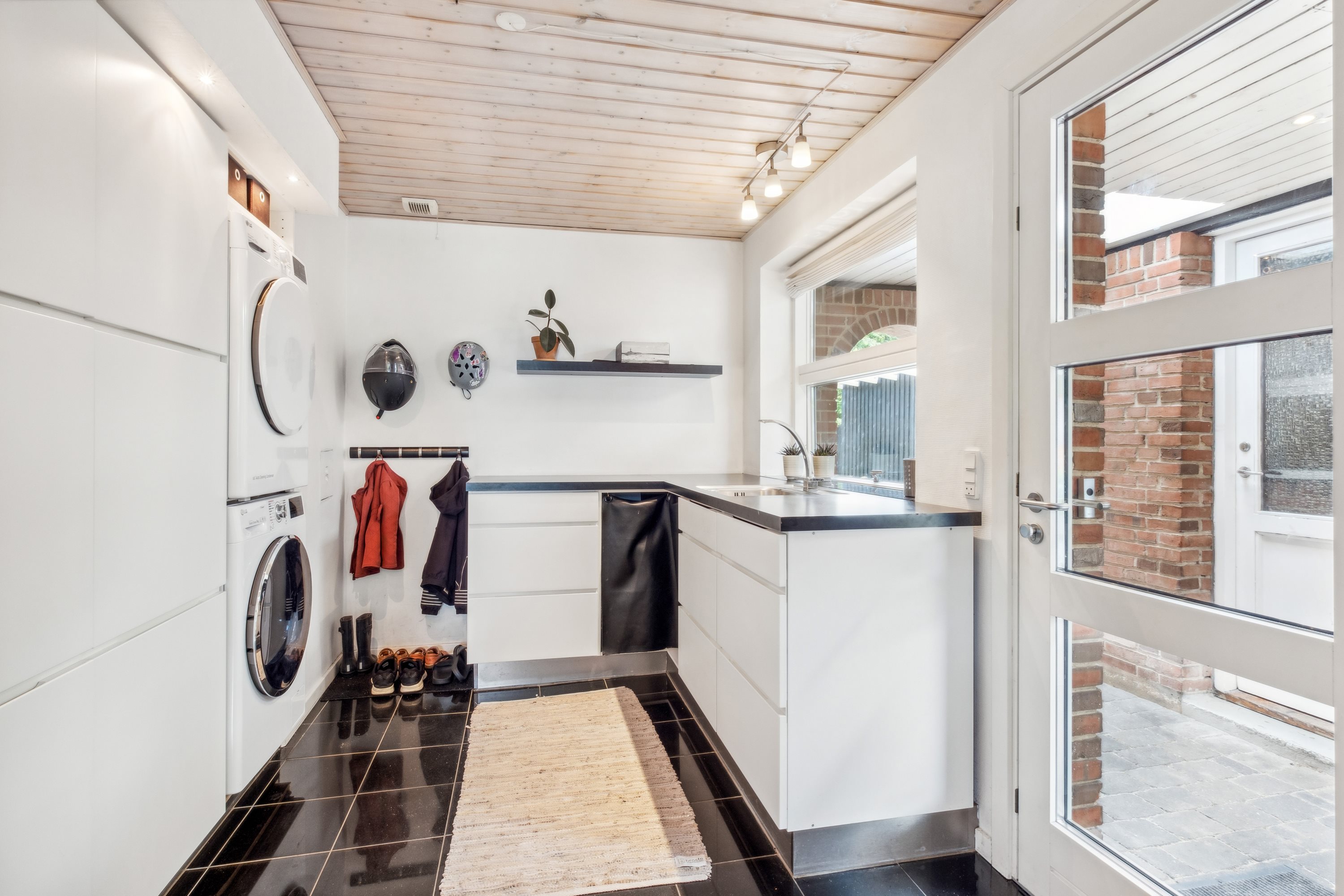 Fremhævet køkken billede i fuldskærmstilstand. Billede af Fyrrebakken 67, Øster Hornum, 9530 Støvring