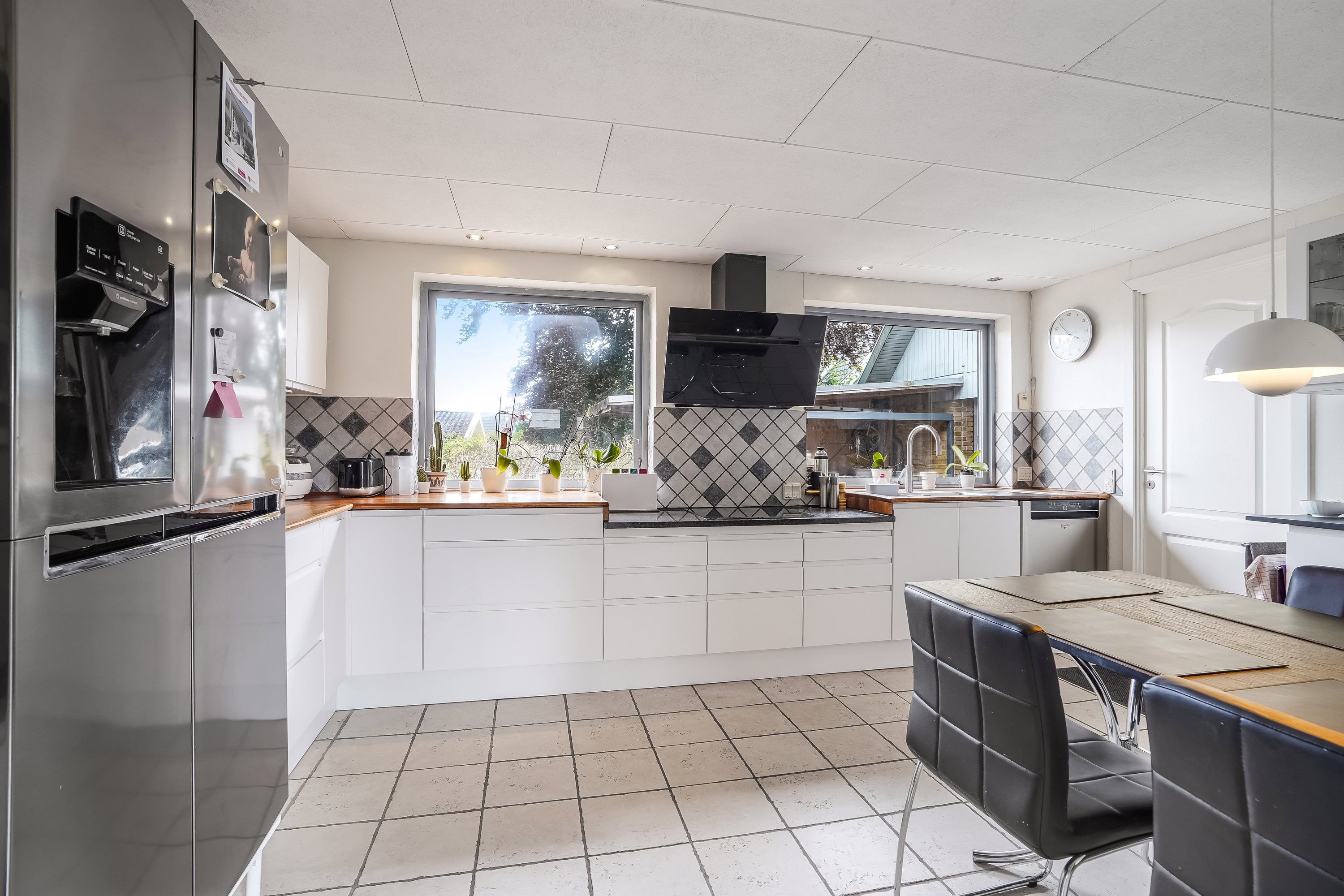 Fremhævet køkken billede i fuldskærmstilstand. Billede af Stentevangen 9, Korup, 5210 Odense NV