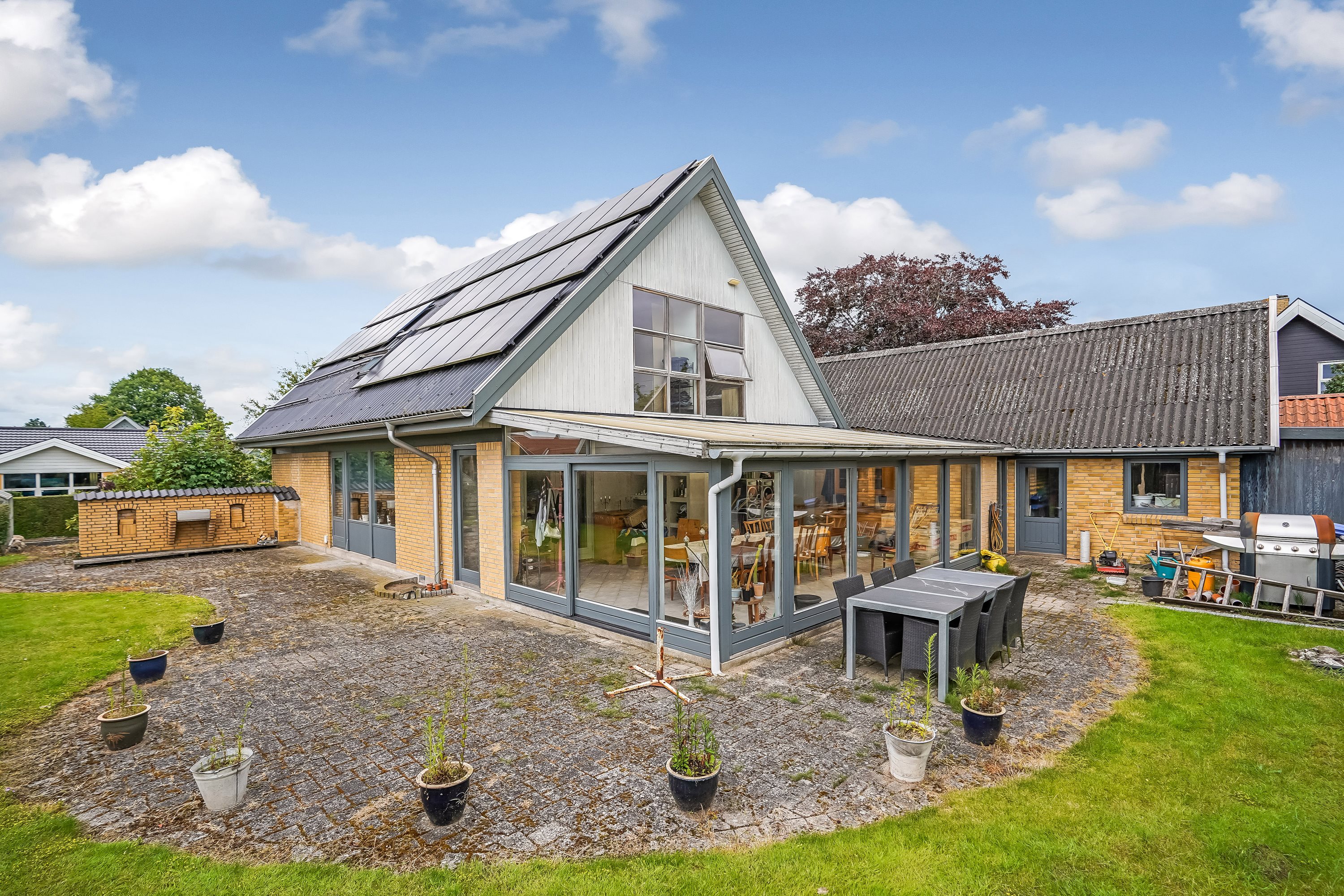 Fremhævet terrasse billede i fuldskærmstilstand. Billede af Stentevangen 9, Korup, 5210 Odense NV