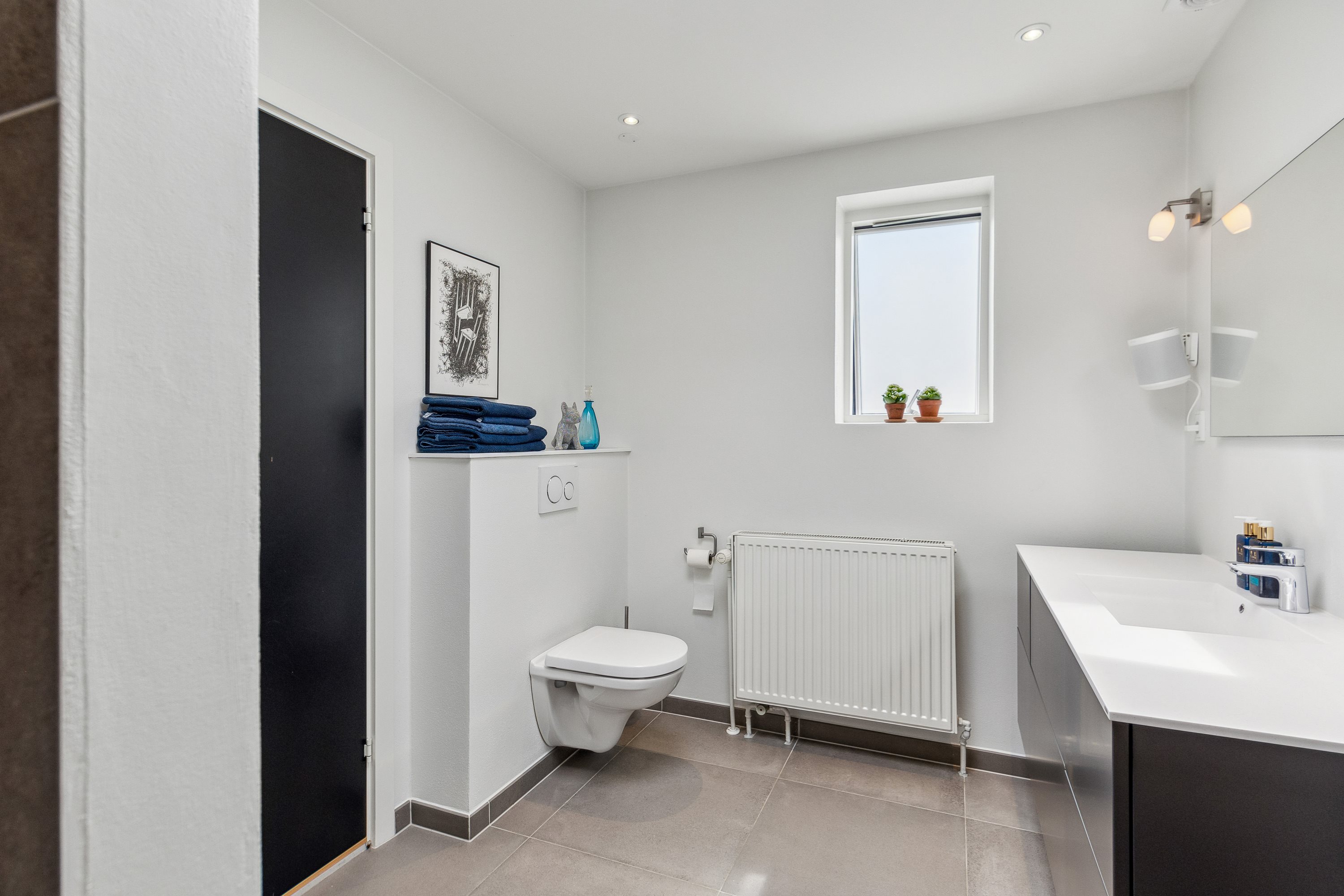 Fremhævet badeværelse billede i fuldskærmstilstand. Billede af Granvænget 11, 8920 Randers NV