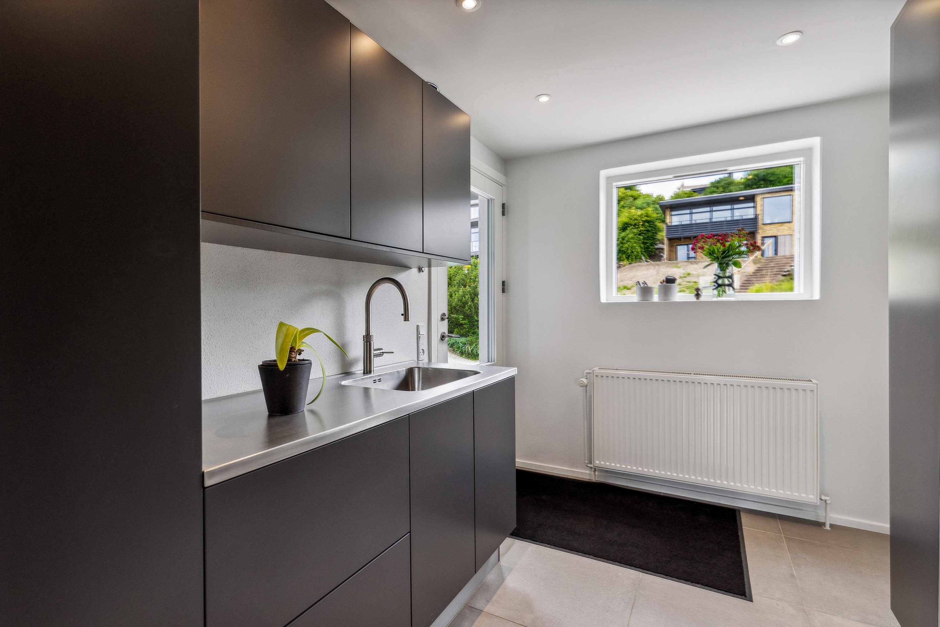 Fremhævet køkken billede i fuldskærmstilstand. Billede af Granvænget 11, 8920 Randers NV