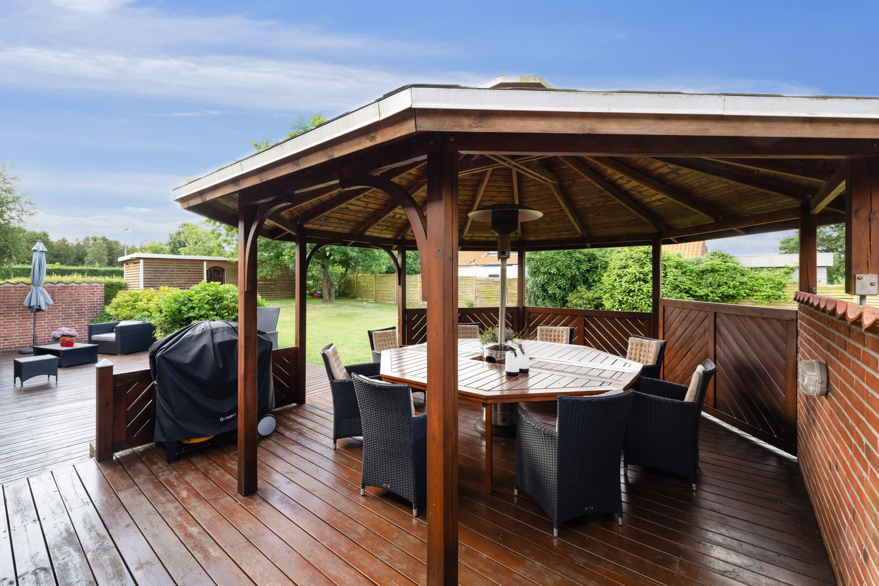 Fremhævet terrasse billede i fuldskærmstilstand. Billede af Gyvelskrænten 2, 8961 Allingåbro