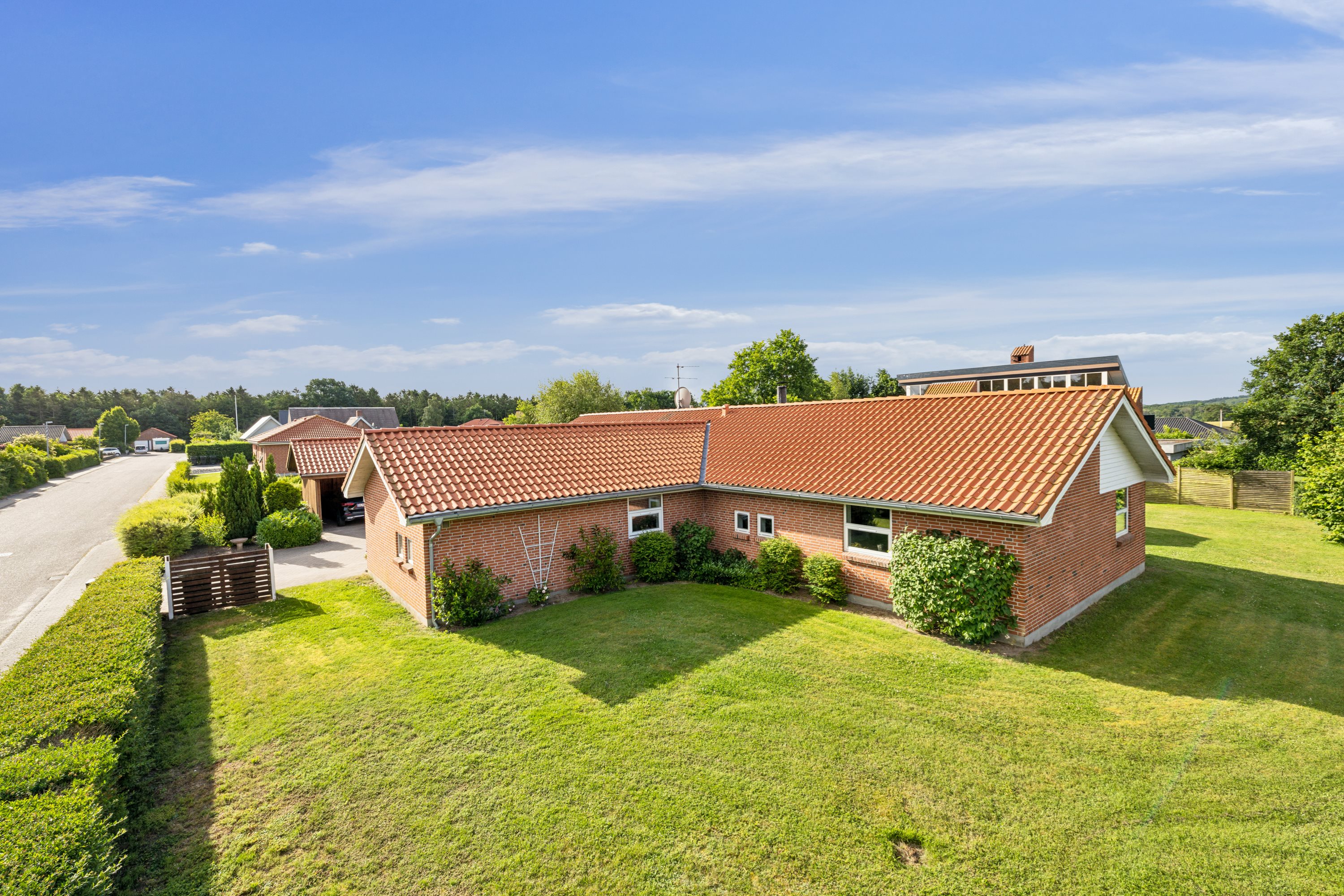 Fremhævet have billede i fuldskærmstilstand. Billede af Gyvelskrænten 2, 8961 Allingåbro